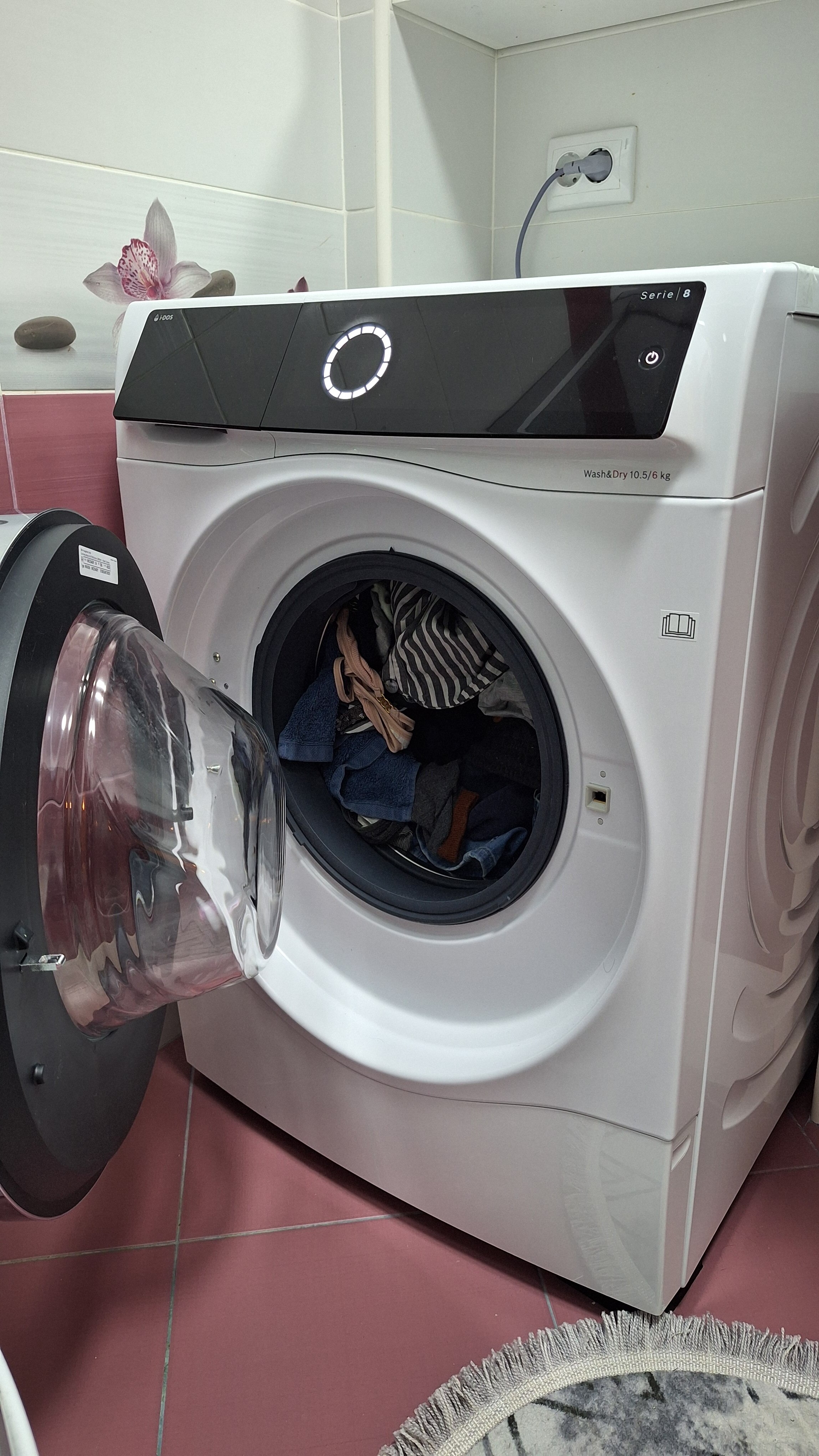 Masina de spalat rufe cu uscator Bosch Seria 8 WNC254A0BY, Spalare 10 kg, Uscare 6 kg, 1400 rpm, Clasa A, i-DOS, Iron Assist, Home Connect, Anti Stain, Auto Dry, Motor EcoSilence Drive, Alb