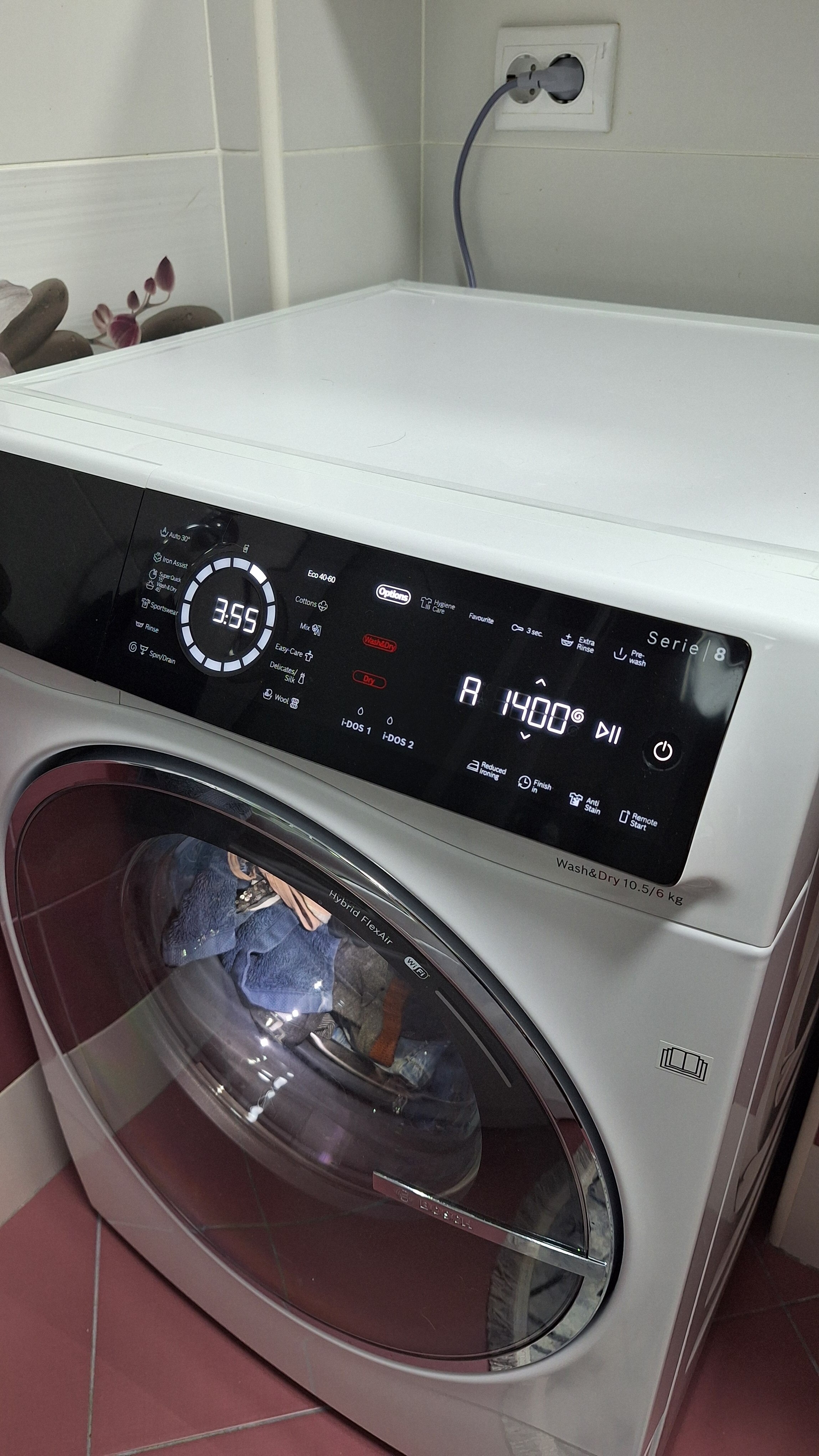 Masina de spalat rufe cu uscator Bosch Seria 8 WNC254A0BY, Spalare 10 kg, Uscare 6 kg, 1400 rpm, Clasa A, i-DOS, Iron Assist, Home Connect, Anti Stain, Auto Dry, Motor EcoSilence Drive, Alb