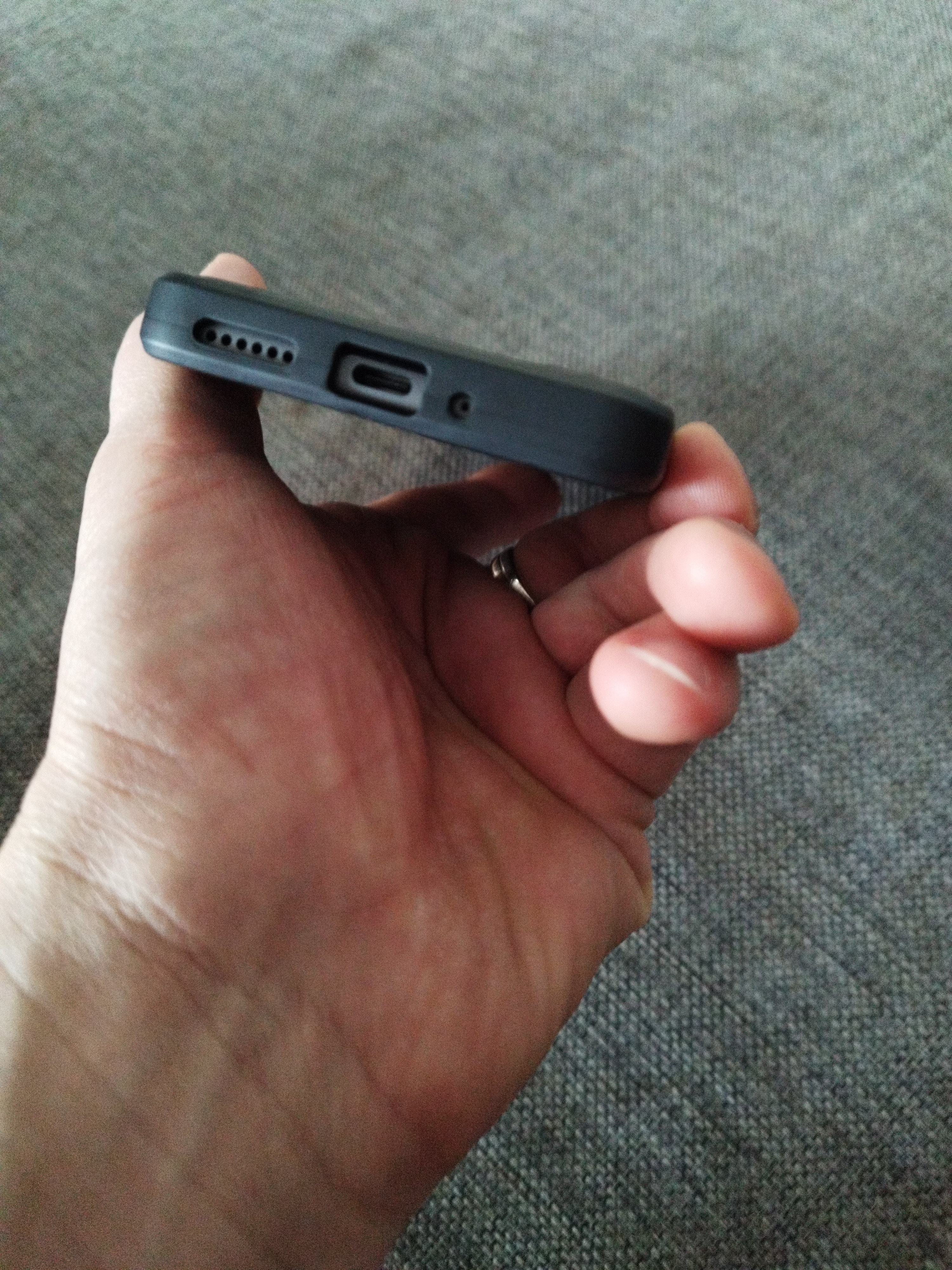 Husa pentru Xiaomi Redmi Note 14 Pro 5G cu protectie pentru camera si suport magnetic integrat Ring Shockproof albastru