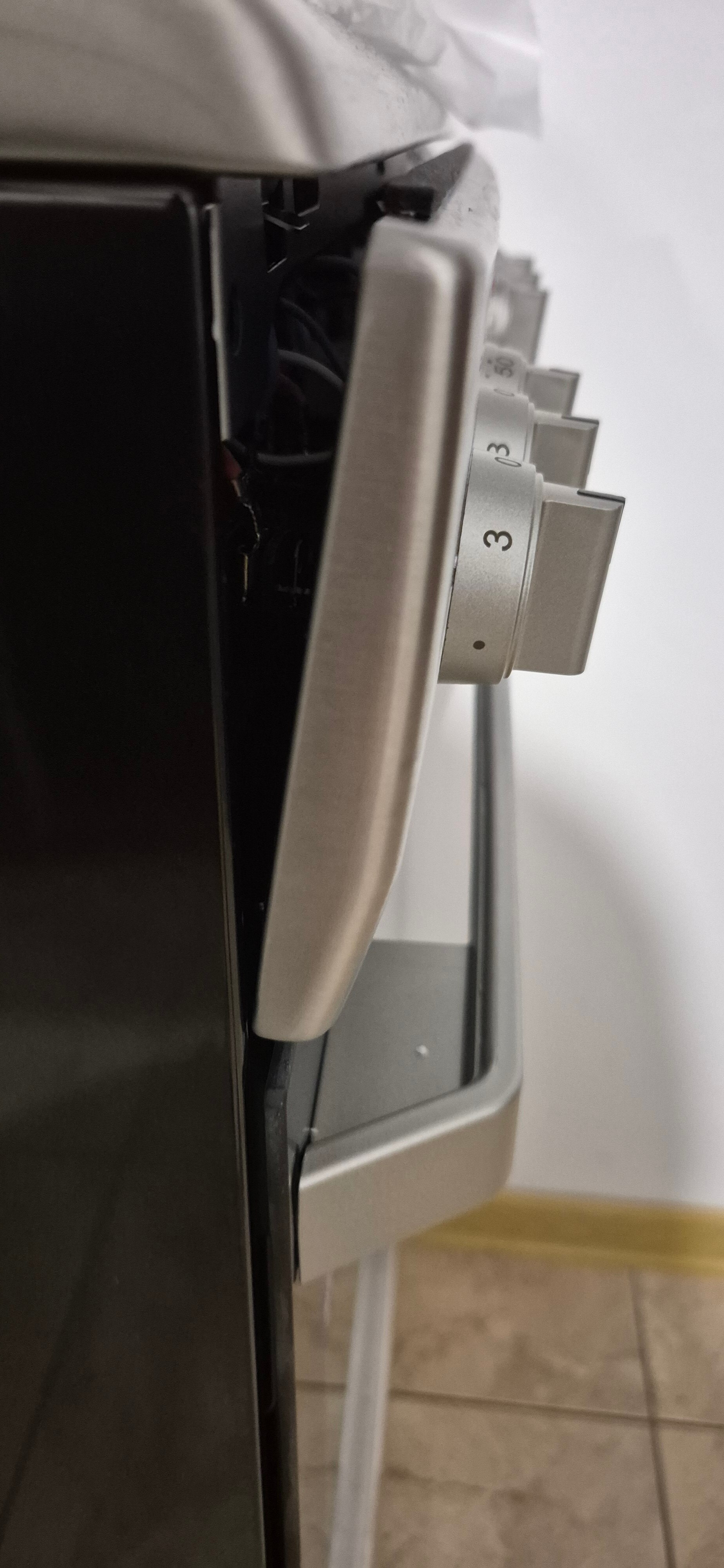 Aragaz Hansa FCCX580009, electric, 4 zone de gatit, cuptor 65 l, Argintiu