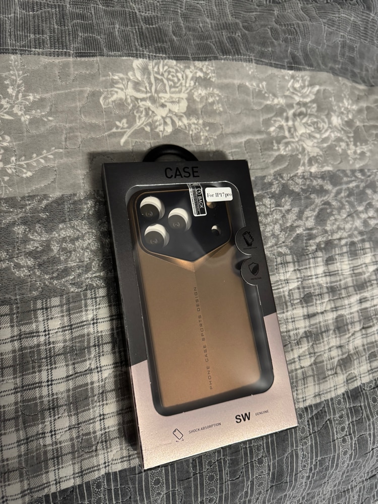 Husa Premium pentru iPhone 17 Pro, Policarbonat Dur, Anti-soc, Mata, Ultra Slim, Protectie Spate, Auriu Desert (Desert Gold)