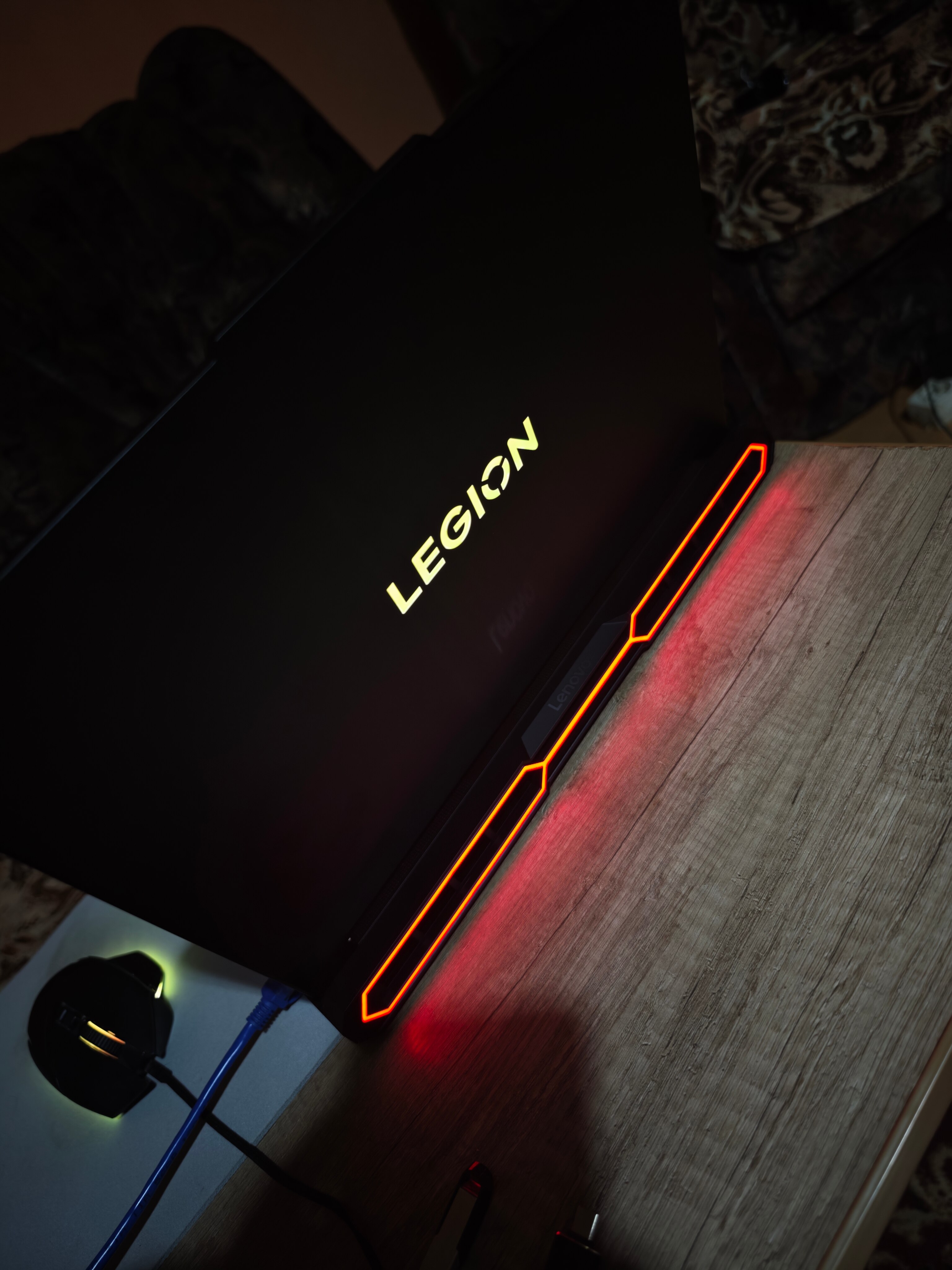 Laptop Lenovo Gaming 16'' Legion Pro 7 16AFR10H, WQXGA OLED 240Hz, Procesor AMD Ryzen™ 9 9955HX3D (128M Cache, up to 5.4 GHz), 32GB DDR5, 1TB SSD, GeForce RTX 5080 16GB, No OS, Eclipse Black, 3Yr Onsite Premium Care