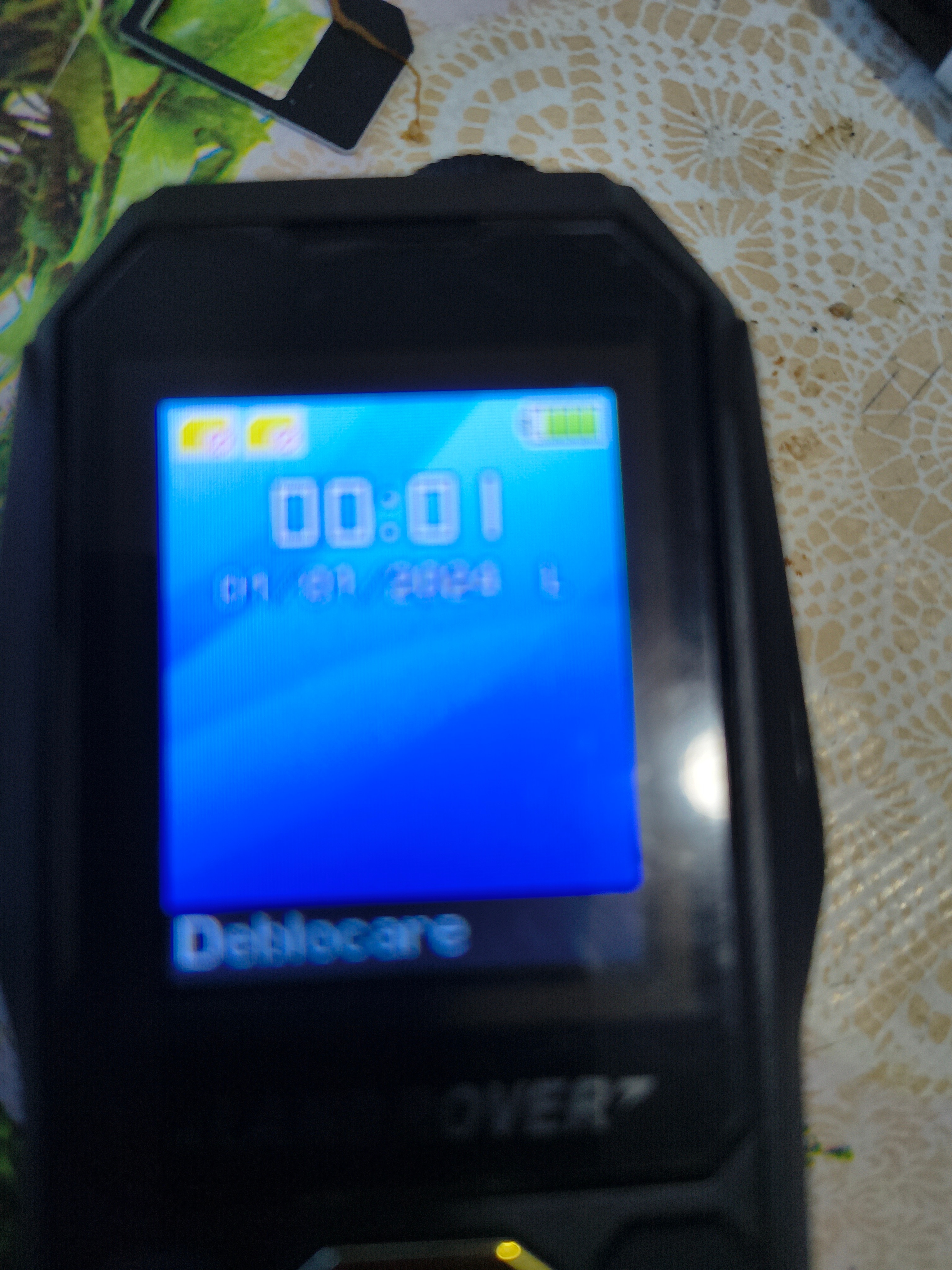 Telefon militar rezistent, dual sim, baterie puternica 13000 mAh, display color, lanterna, rezistent la socuri, verde