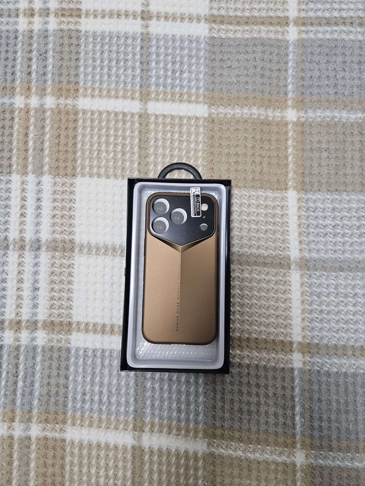 Husa Premium pentru iPhone 17 Pro, Policarbonat Dur, Anti-soc, Mata, Ultra Slim, Protectie Spate, Auriu Desert (Desert Gold)