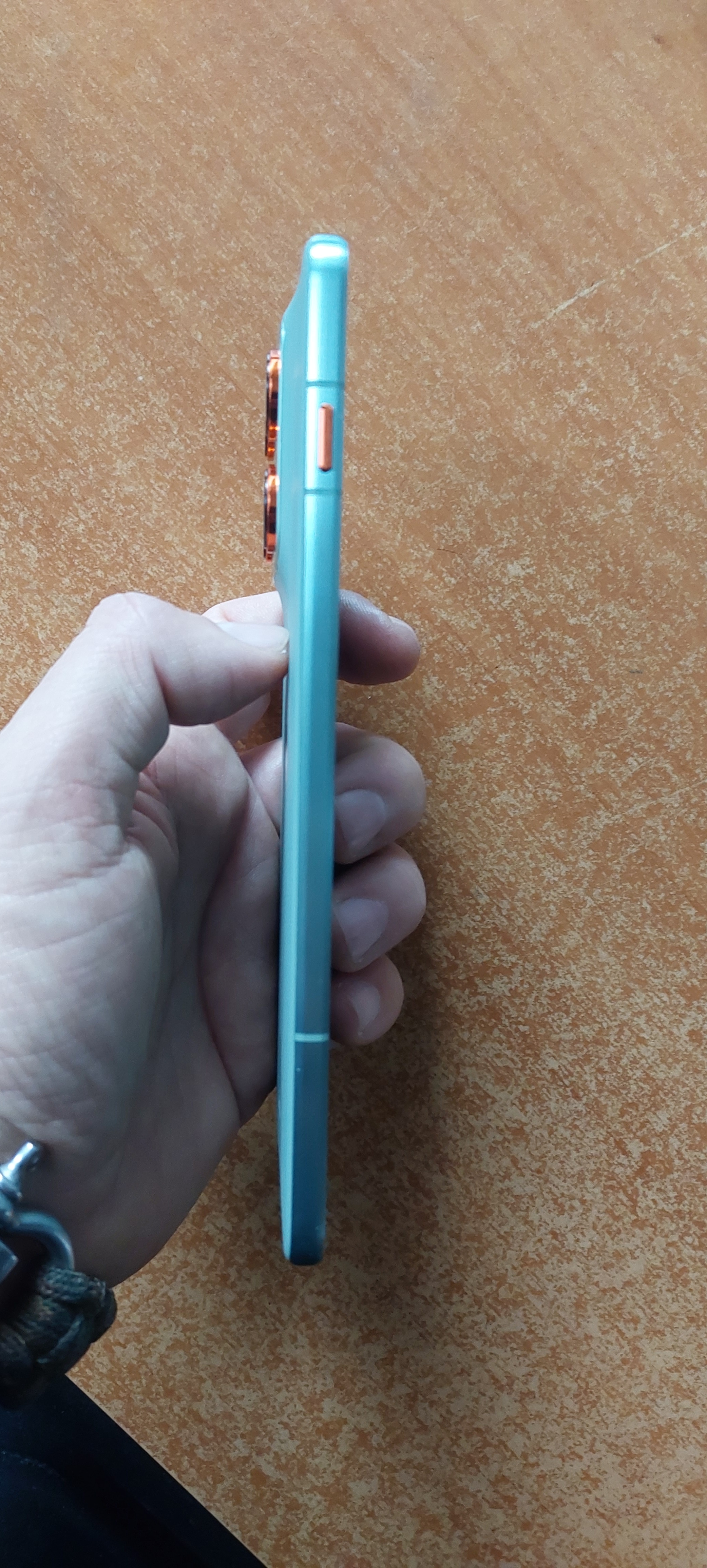 Telefon mobil Motorola edge 70, 12GB RAM, 512 GB, PANTONE Bronze Green