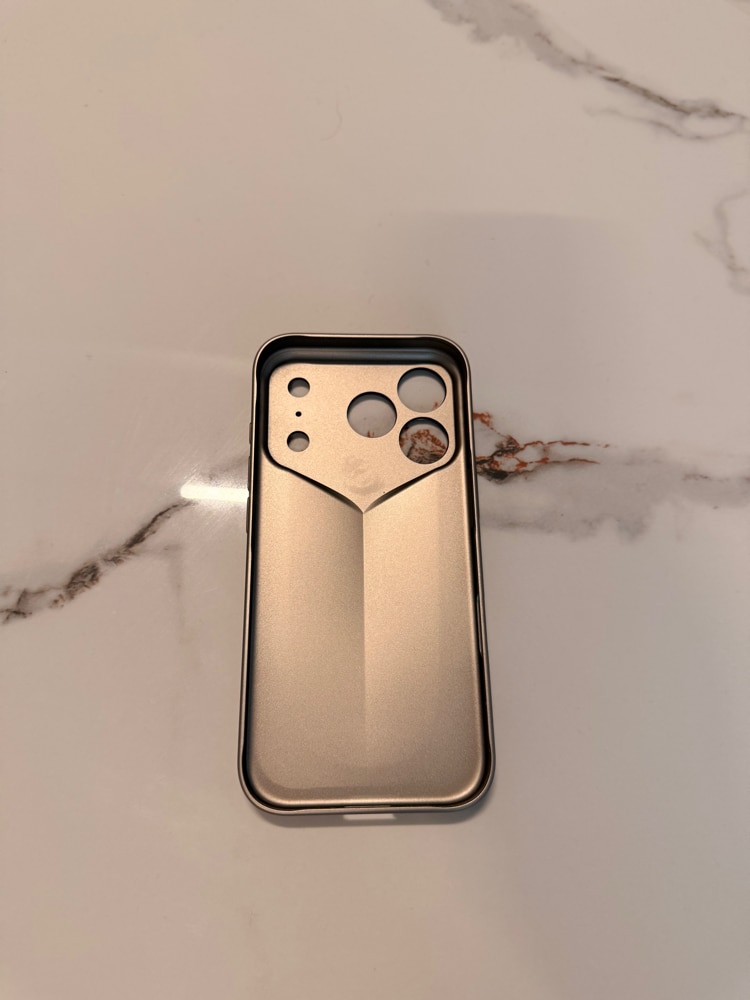 Husa Premium pentru iPhone 17 Pro, Policarbonat Dur, Anti-soc, Mata, Ultra Slim, Protectie Spate, Auriu Desert (Desert Gold)