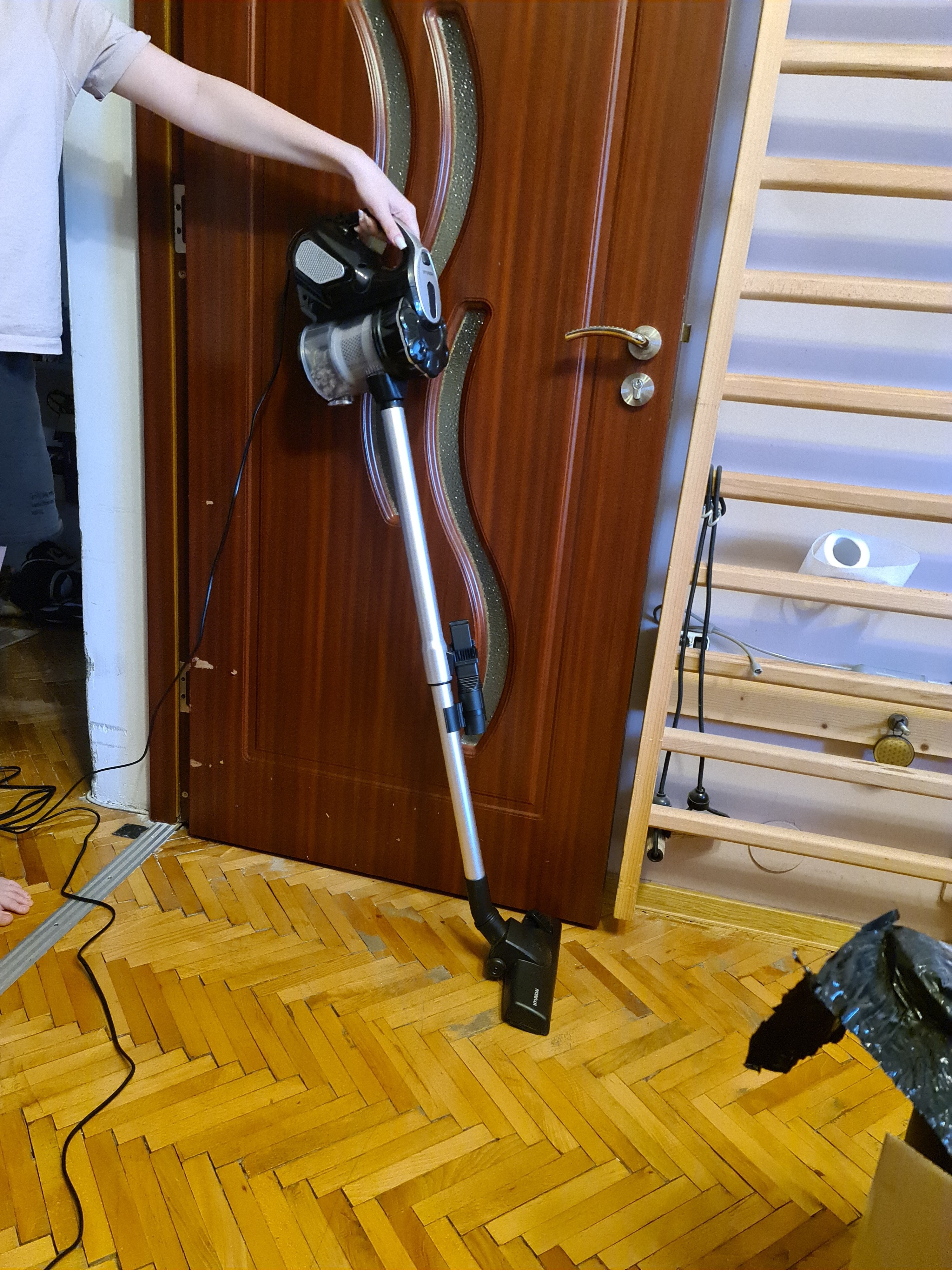 Aspirator vertical Hyundai VC800, 600W, 0,5l, alb