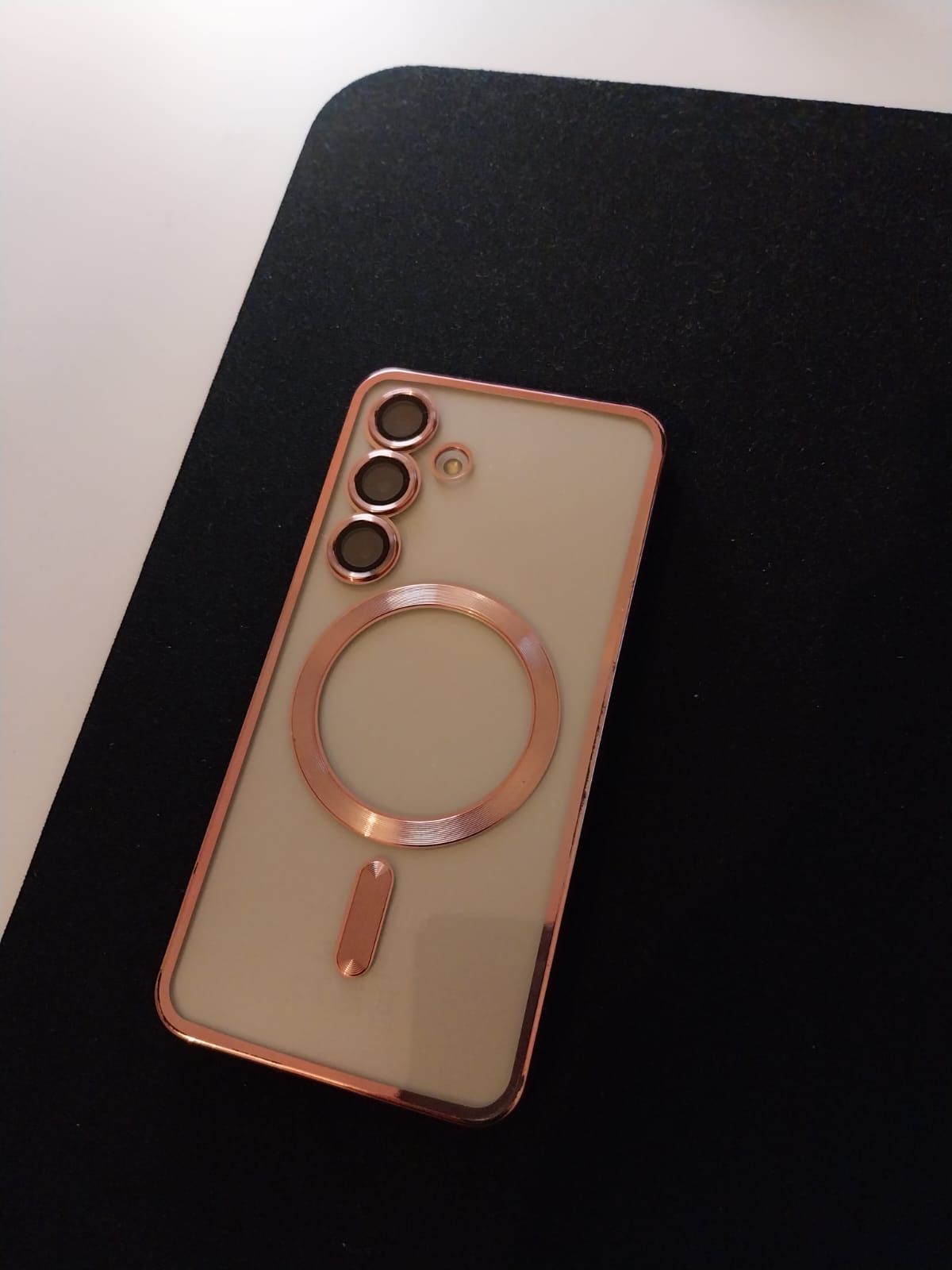 Husa din silicon Ultra-Soft cu margini metalizate, Luxury Magsafe, compatibila cu Samsung S24 / Verde