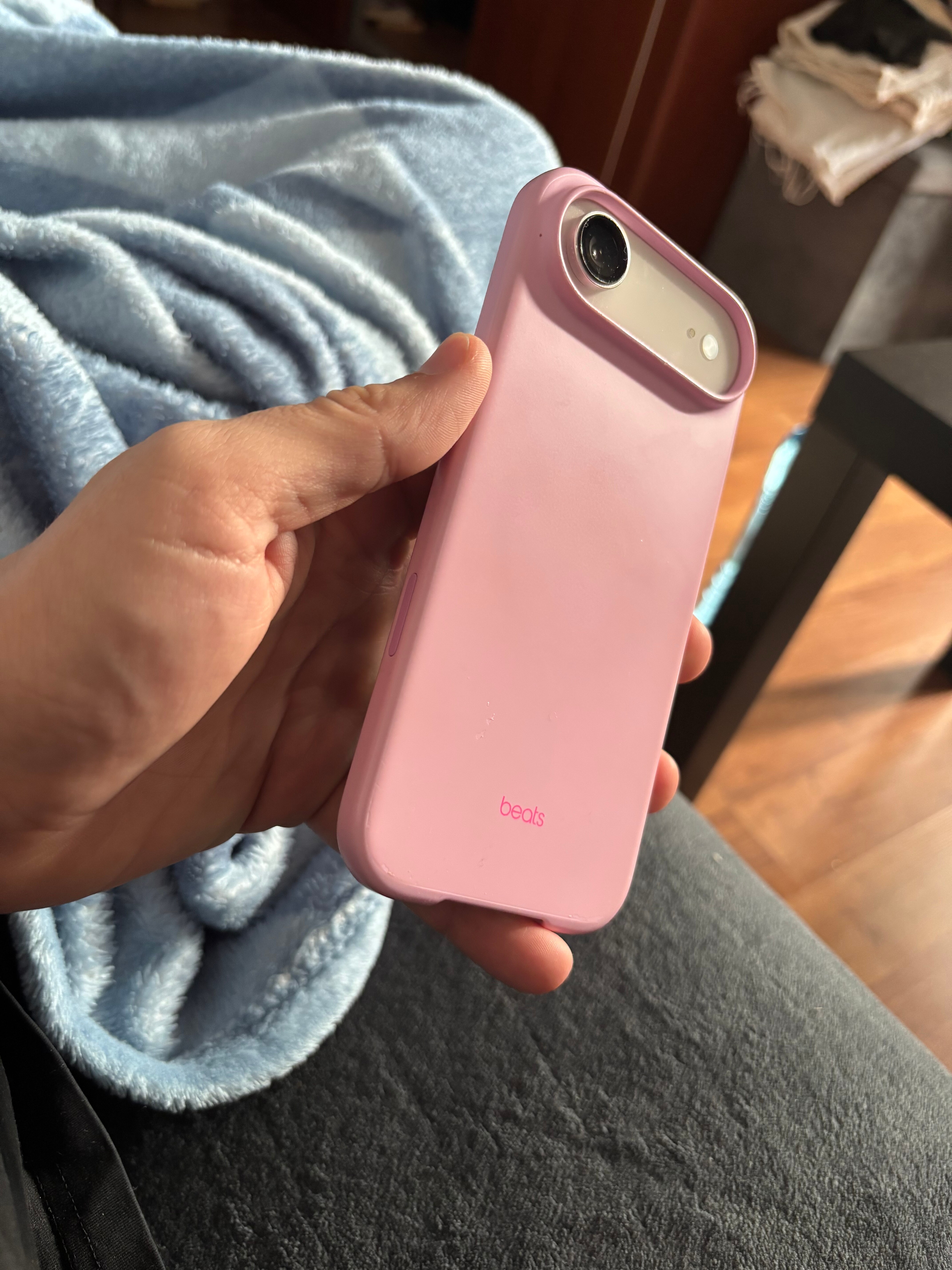 Husa de protectie Beats pentru iPhone Air, Case cu MagSafe and Camera Control — Lime Stone