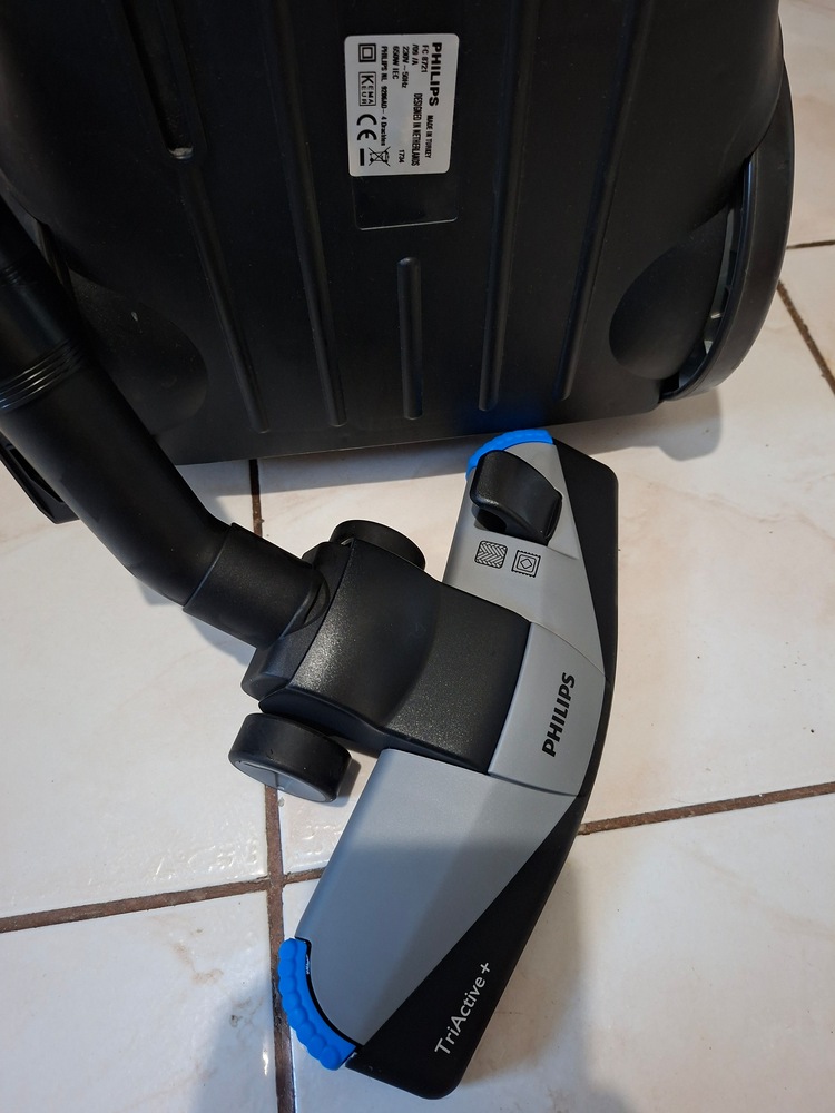 Комбинирана четка TriActive Plus за прахосмукачка Philips - eMAG.bg