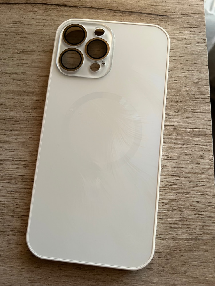 Husa de Protectie Pentru iPhone 13 ProMax MagSafe, Culoare Gold Lucios cu efect 3D tip Pana, design elegant si protectie completa inclusiv Lentile impotriva socurilor si zgarieturilor