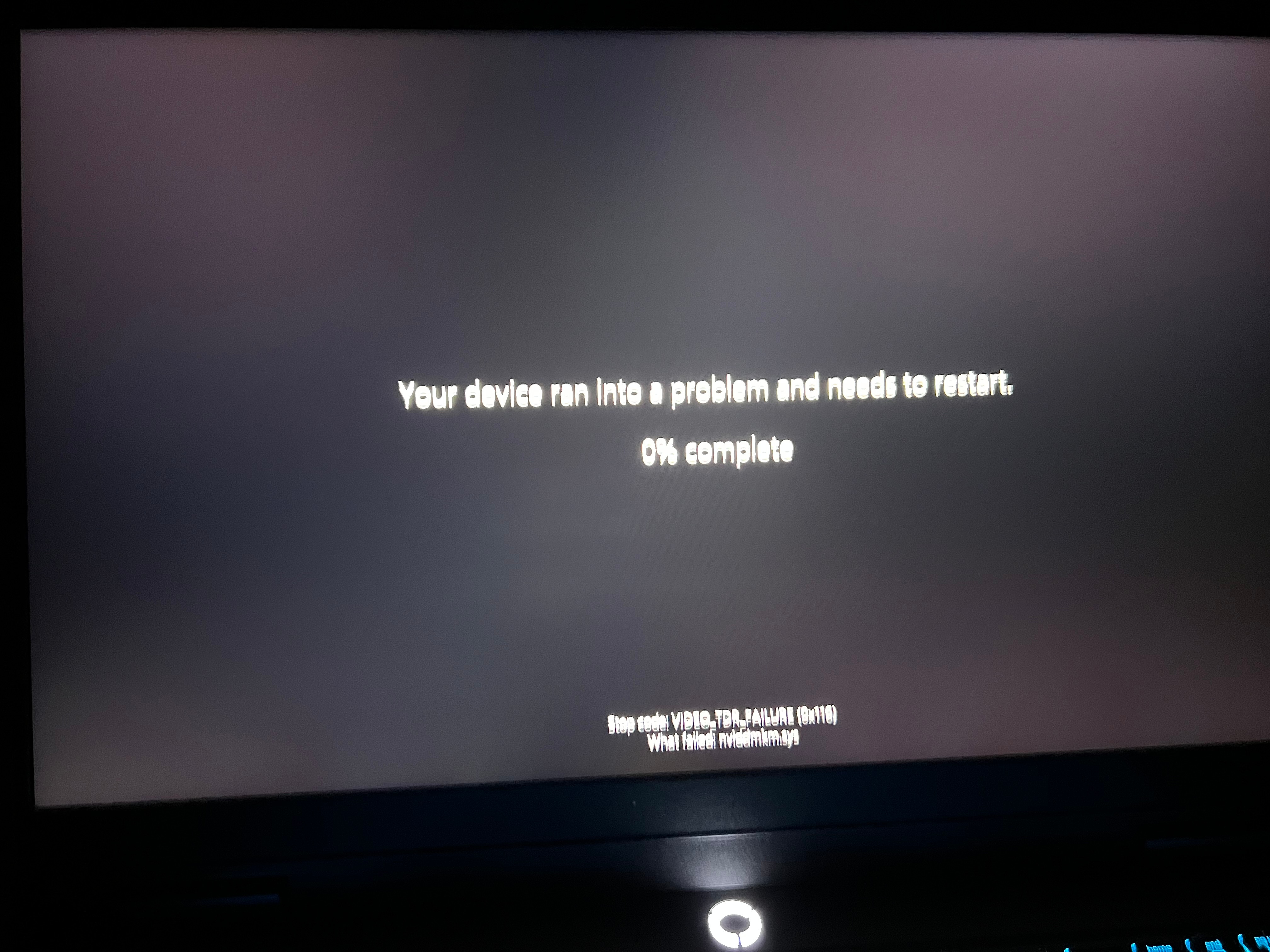 Laptop Gaming Lenovo LOQ 17IRX10 cu procesor Intel® Core™ i7-14700HX pana la 5.5GHz, 17.3" Full HD, IPS, 165Hz, 32GB DDR5 RAM, 1TB SSD, NVIDIA® GeForce RTX™ 5060 8GB GDDR7, No OS, Luna Grey