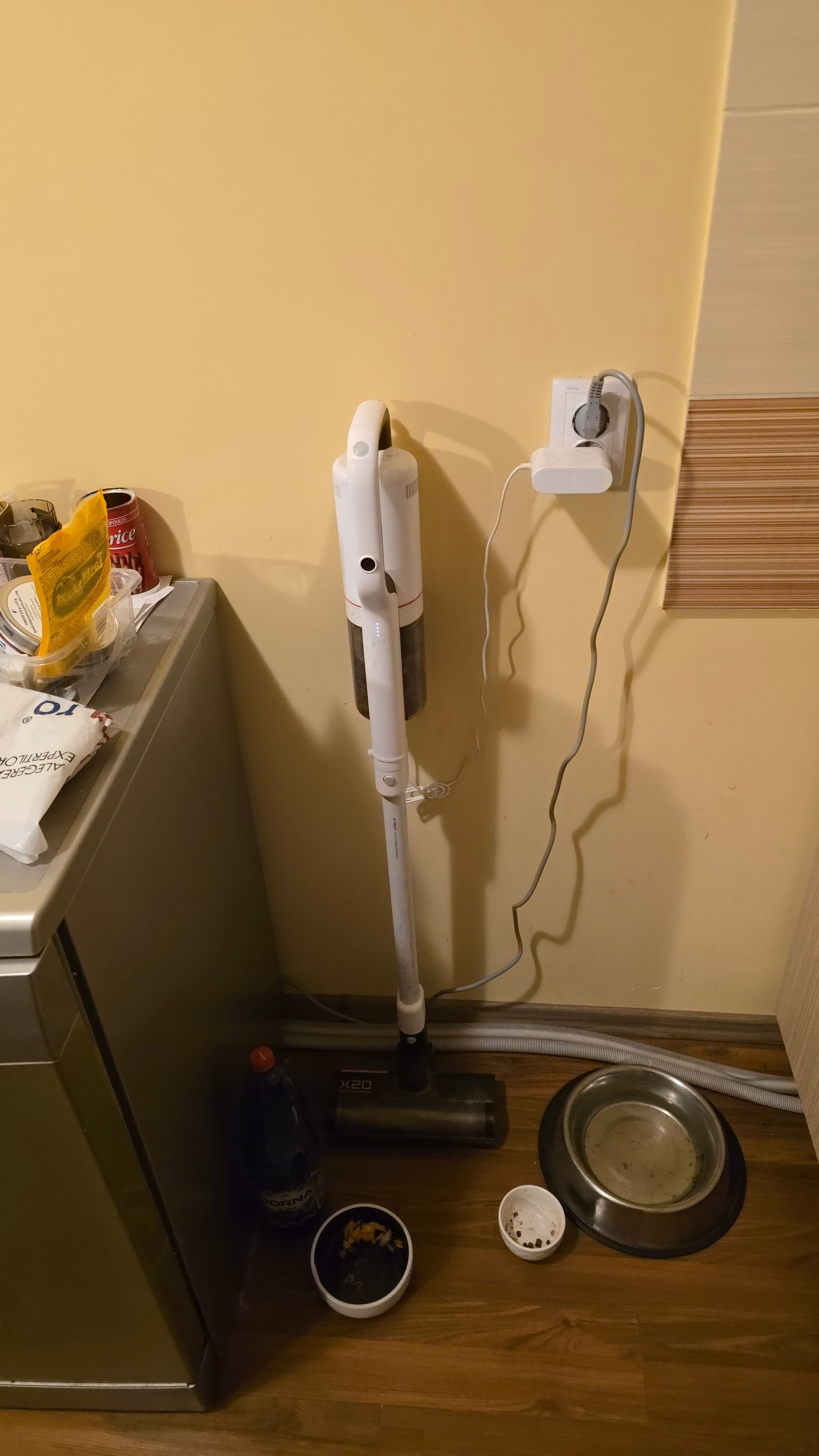 Aspirator fără fir Tineco Pure One Station 5 Plus, putere 175 W, capacitate 2, 5 L, tehnologie Zerotangle
