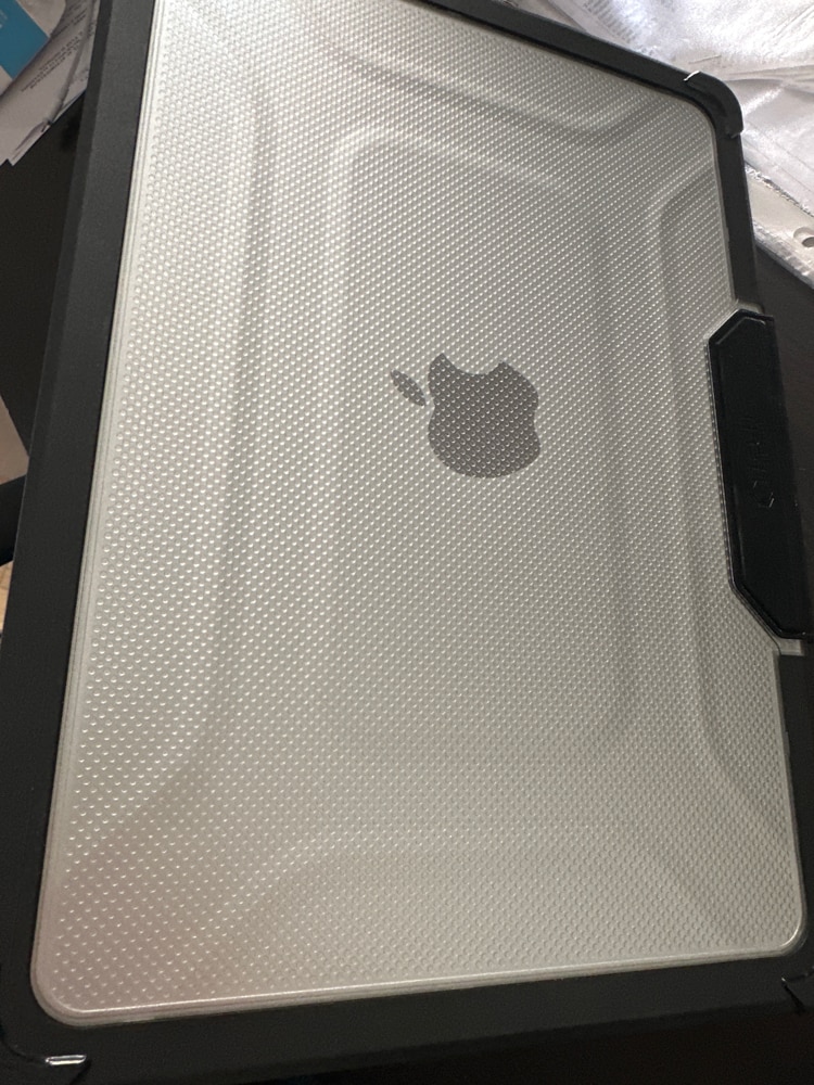 Carcasa pentru MacBook Air 13 2026 / 2025 / 2024 / 2022 M5, M4, M3, M2 Hard Shell Frost tranparent mat
