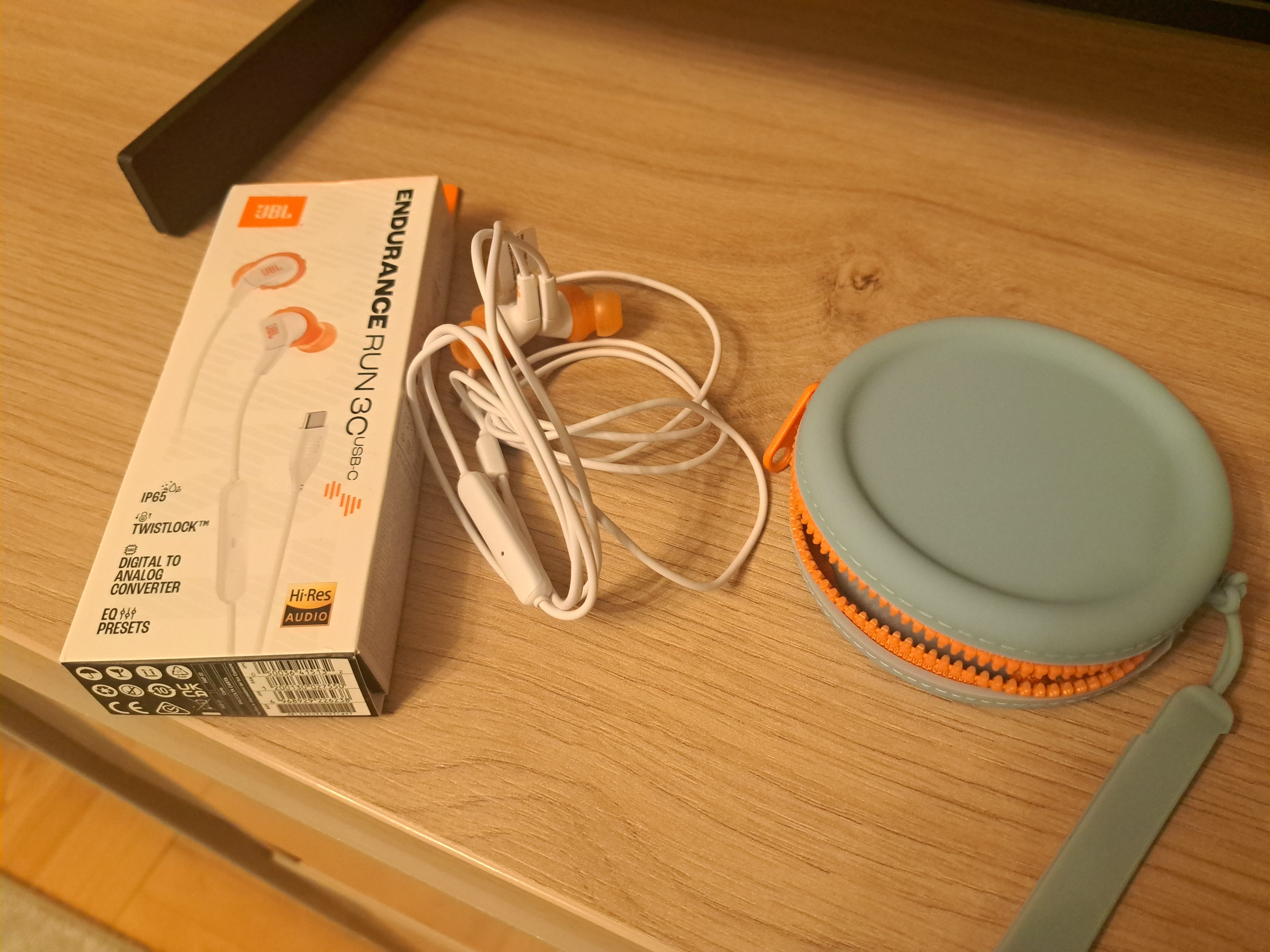 Casti sport in-ear JBL Endurance Run 3, cu fir, USB-C, Pure Bass, Sweatproof, Alb