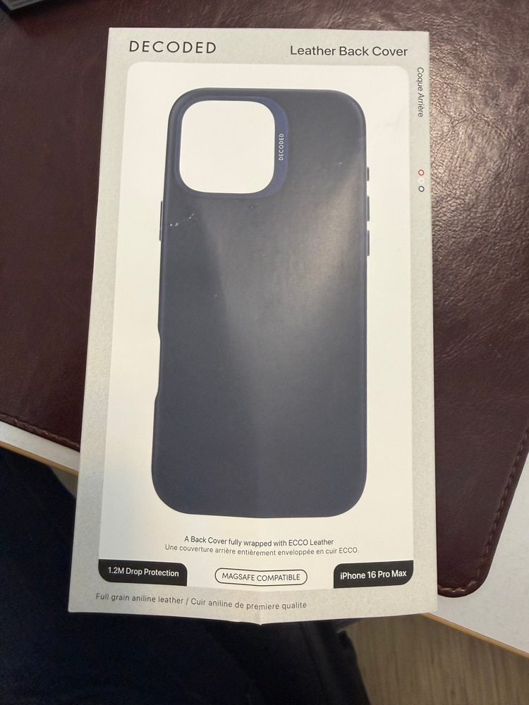 Husa din piele naturala DECODED pentru iPhone 16 Pro Max | Black