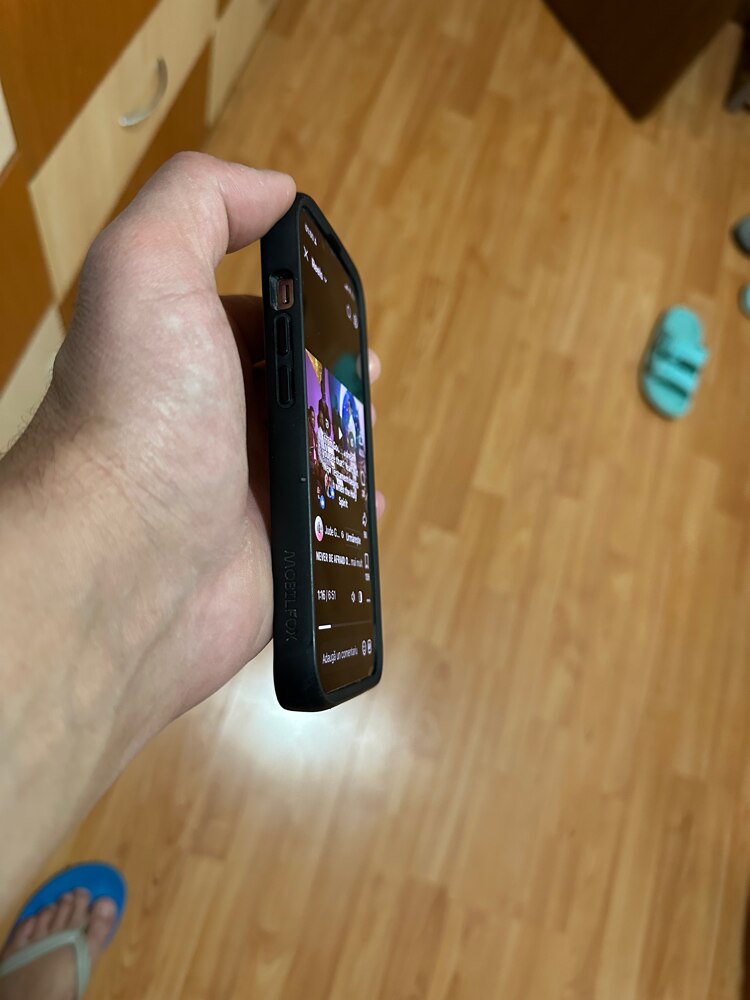 Folie de Protectie pentru iPhone 13 Pro, Omelivon, Sticla Securizata, cu Kit de Aplicare Instanta si Functie Automata de Indepartare a Prafului, Duritate 9H, Ultra HD, Anti Amprente