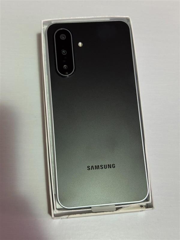 Telefon mobil Samsung Galaxy F17, 128GB, 4GB RAM, 5G, Violet Pop