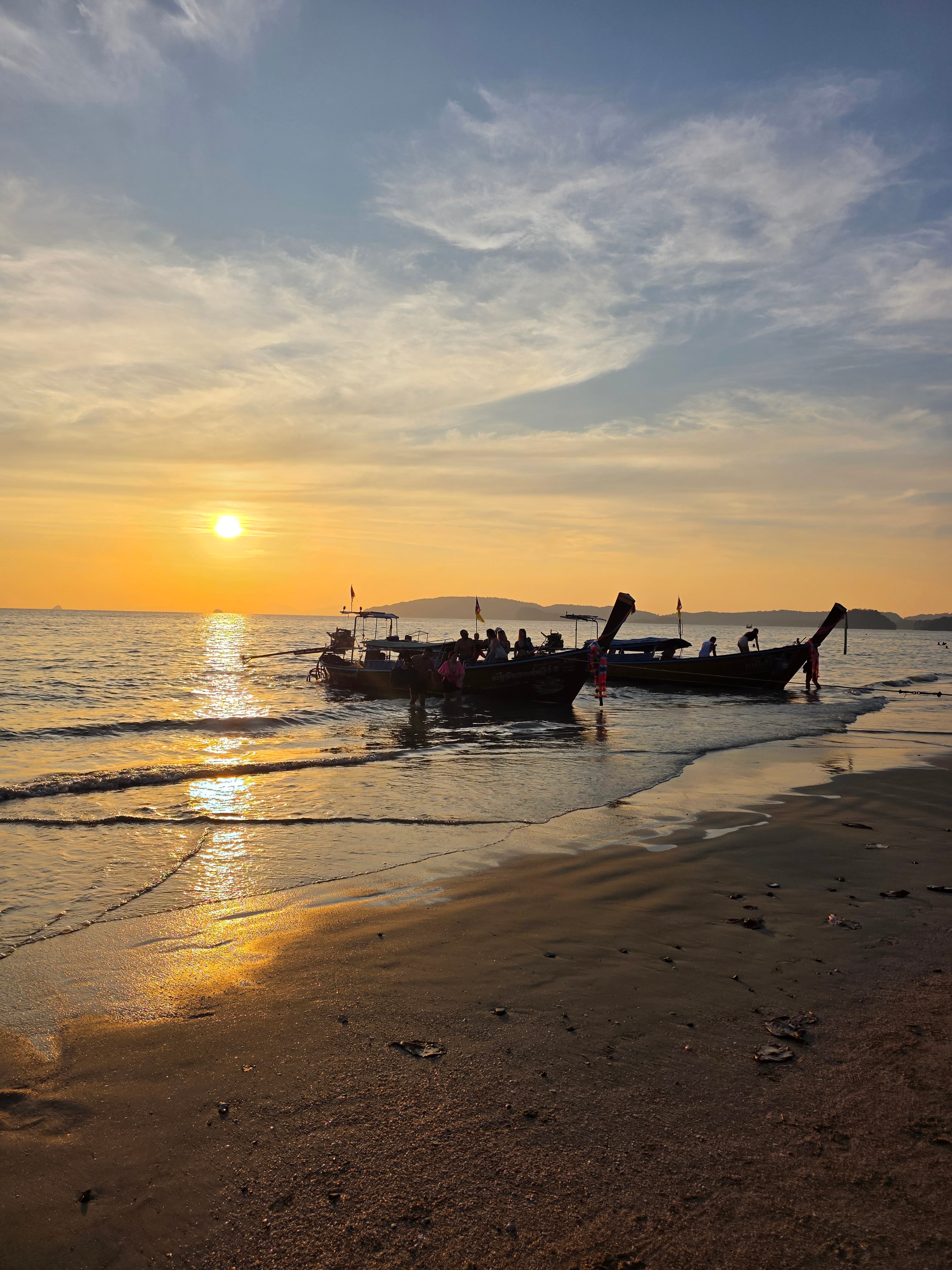 Telefon Mobil Samsung Galaxy S25 Ultra, Procesor Qualcomm SM8750-AB Snapdragon 8 Elite Octa-core, Dynamic LTPO AMOLED 2X 6.9, 12GB RAM, 256GB Flash, Camera Quad 200 + 10 + 50 + 50 MP, Wi-Fi, 5G, Dual SIM, Android Gri/Non-Eu