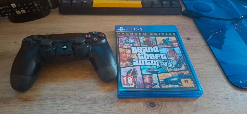 Joc Grand Theft Auto V Premium Edition pentru PlayStation 4 - eMAG.ro