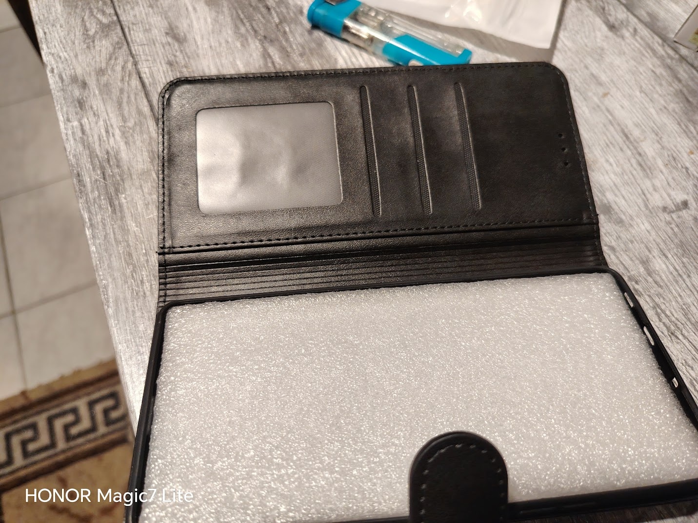 Husa pentru Xiaomi Redmi Note 14 Pro 4G / Poco F7, SKYDDAR INNOVATION, Elite Book, tip carte cu Portofel Interior, Protectie la socuri, Negru, set cu sticker