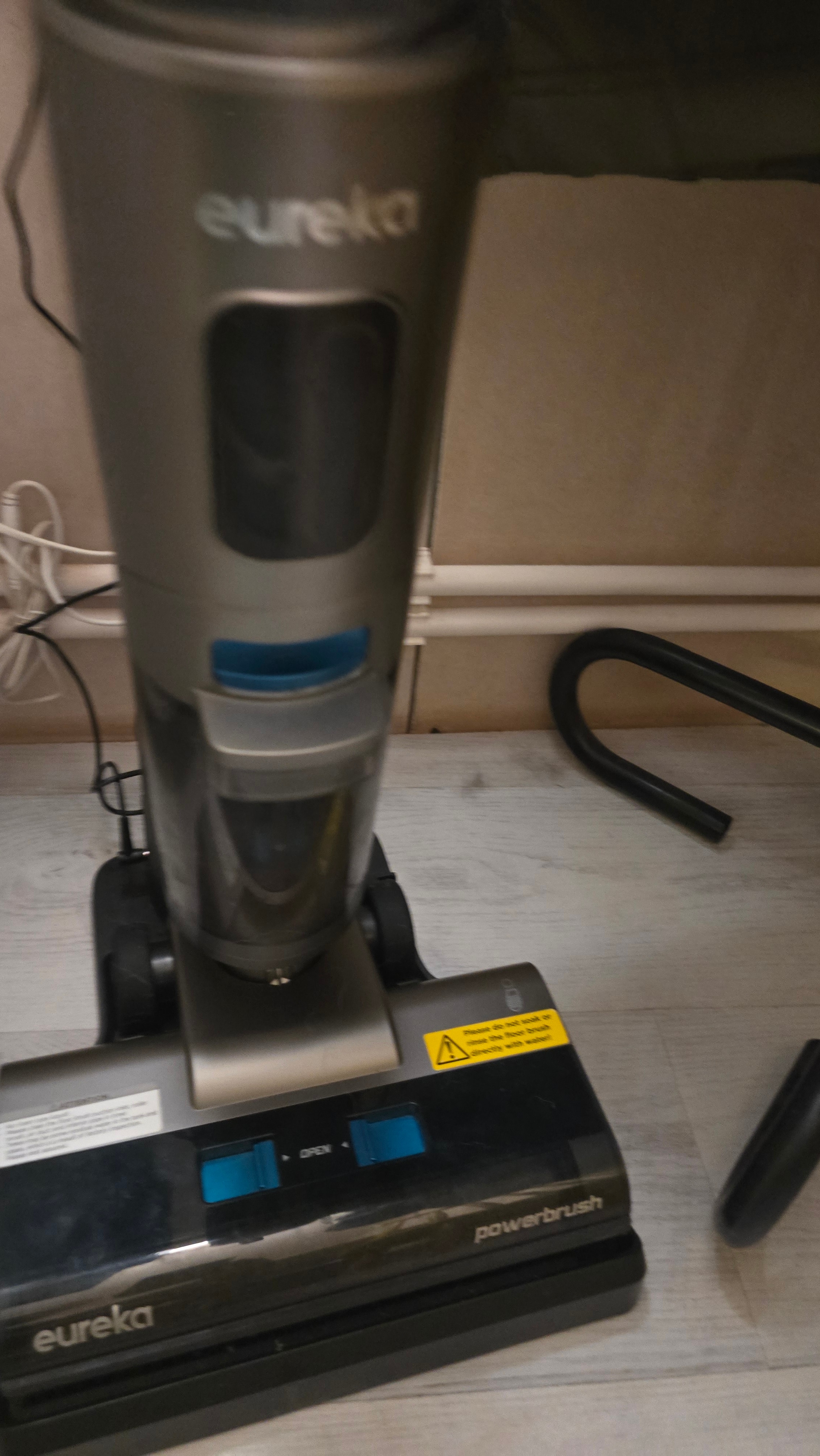 Aspirator fara fir Eureka RapidWash GX5 Pro, 150W, 800ml apa curata, 3.7kg wireless