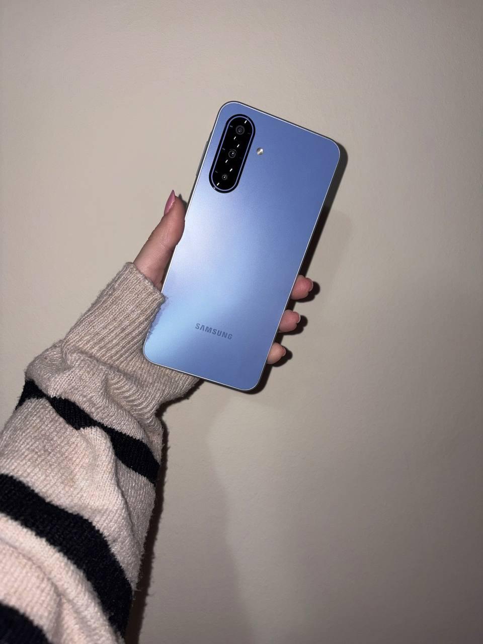 Telefon mobil Samsung Galaxy F17, 128GB, 4GB RAM, 5G, Violet Pop