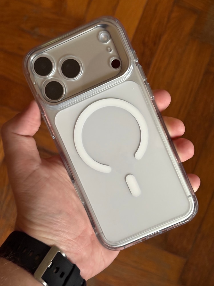 Husa ESR KickStand Pentru iPhone 17 Pro Max, Functie MagSafe, Protectie La Camera, Colturi Intarite, Stand Metalic, Clear