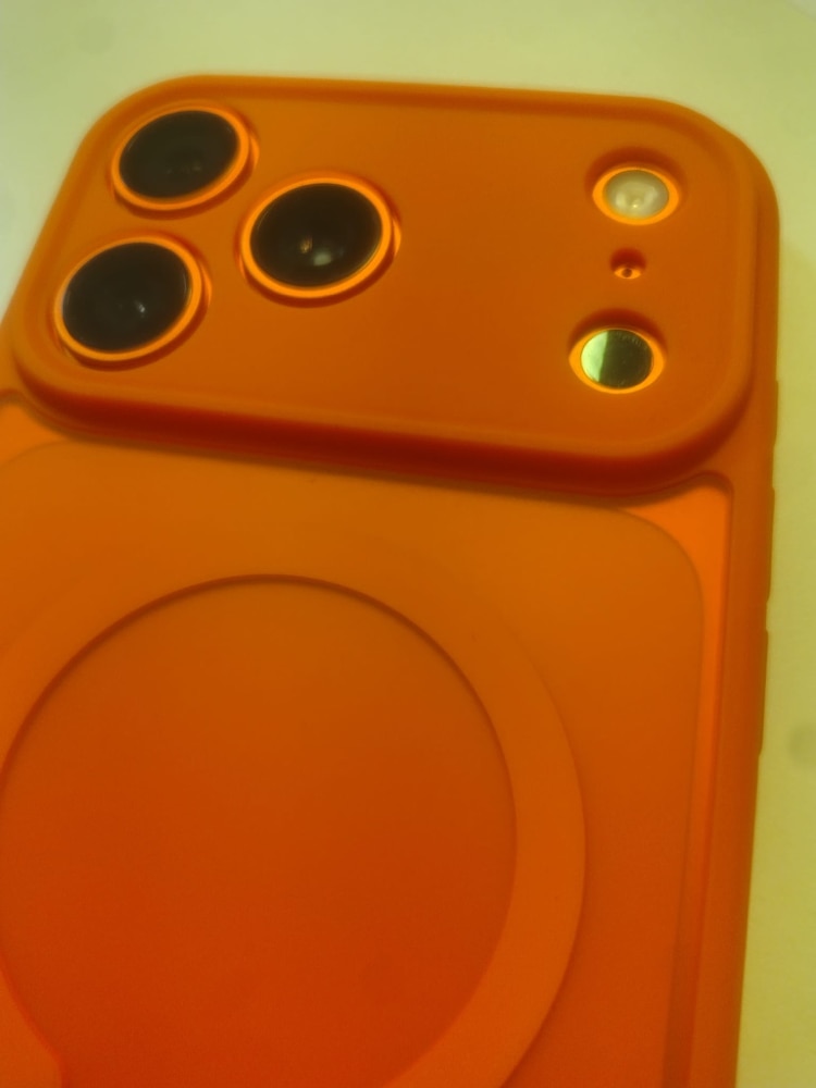 Husa Matte MagSafe pentru IPhone 17 Pro Max, protectie completa, contur Portocaliu