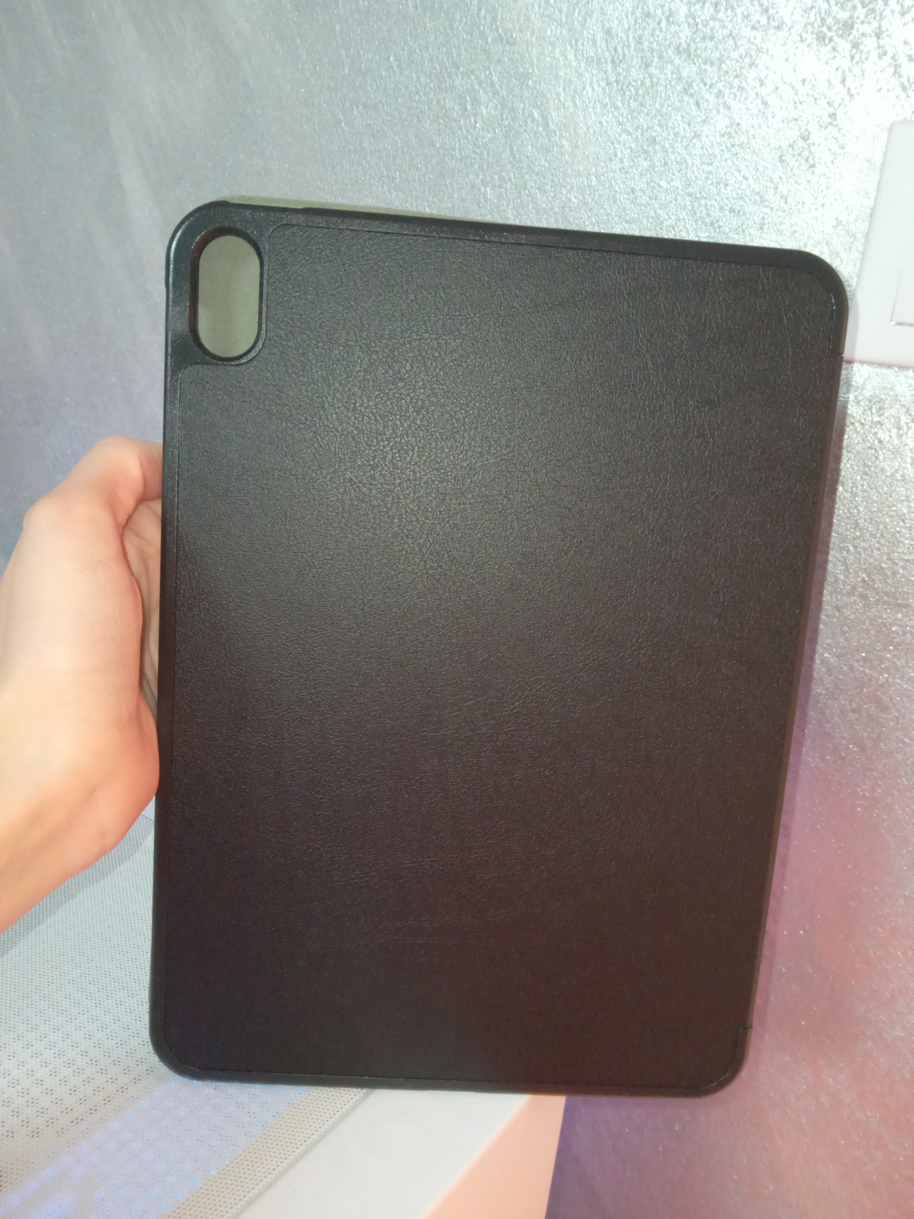 Husa de protectie pentru iPad 11″ (generatia 11, 2025 – A16) si iPad 10, 9″ (generatia 10, 2022), husa inteligenta cu suport pliabil in trei pozitii, spate ultra-subtire, culoare negru, vadrami
