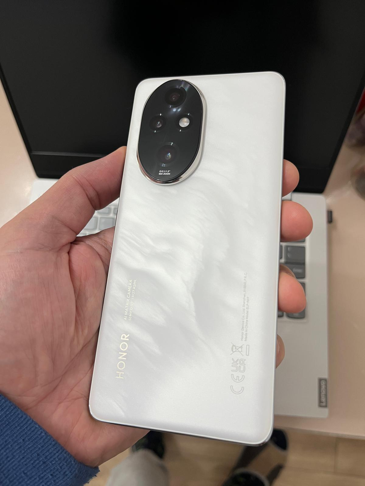 Telefon mobil HONOR 200 Pro, Dual SIM, 12GB RAM, 512GB, Moonlight White