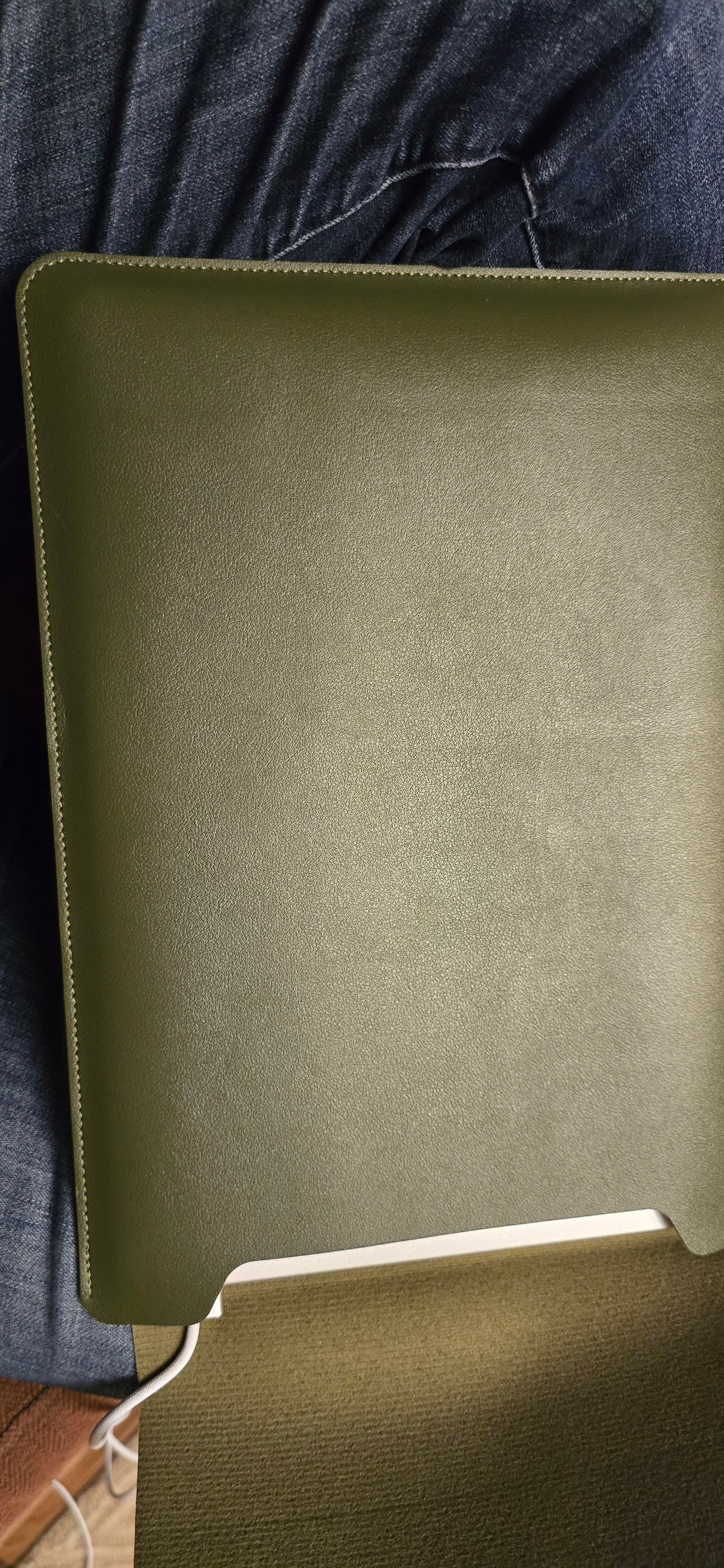 Husa pentru MacBook Pro/Air sau Laptop 15 inch Sleeve din piele PU premium cu mouse-pad inclus, rezistenta la apa, negru