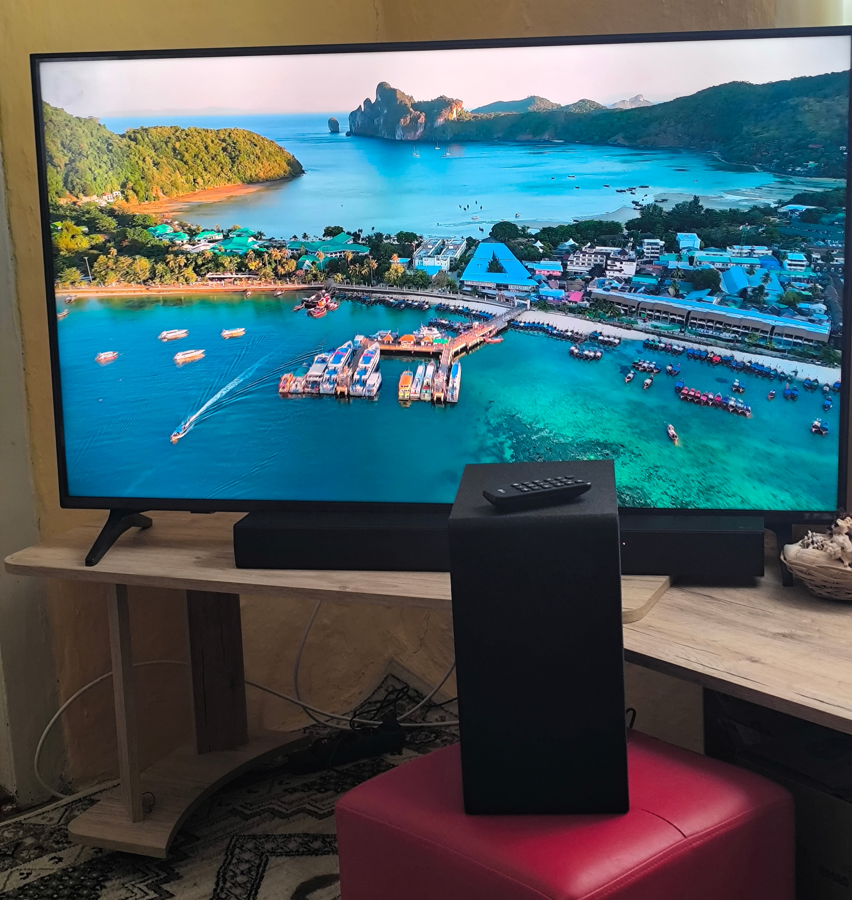 Soundbar LG S40T, 2.1, 300W, Subwoofer Wireless, Bluetooth, HDMI, USB, Negru