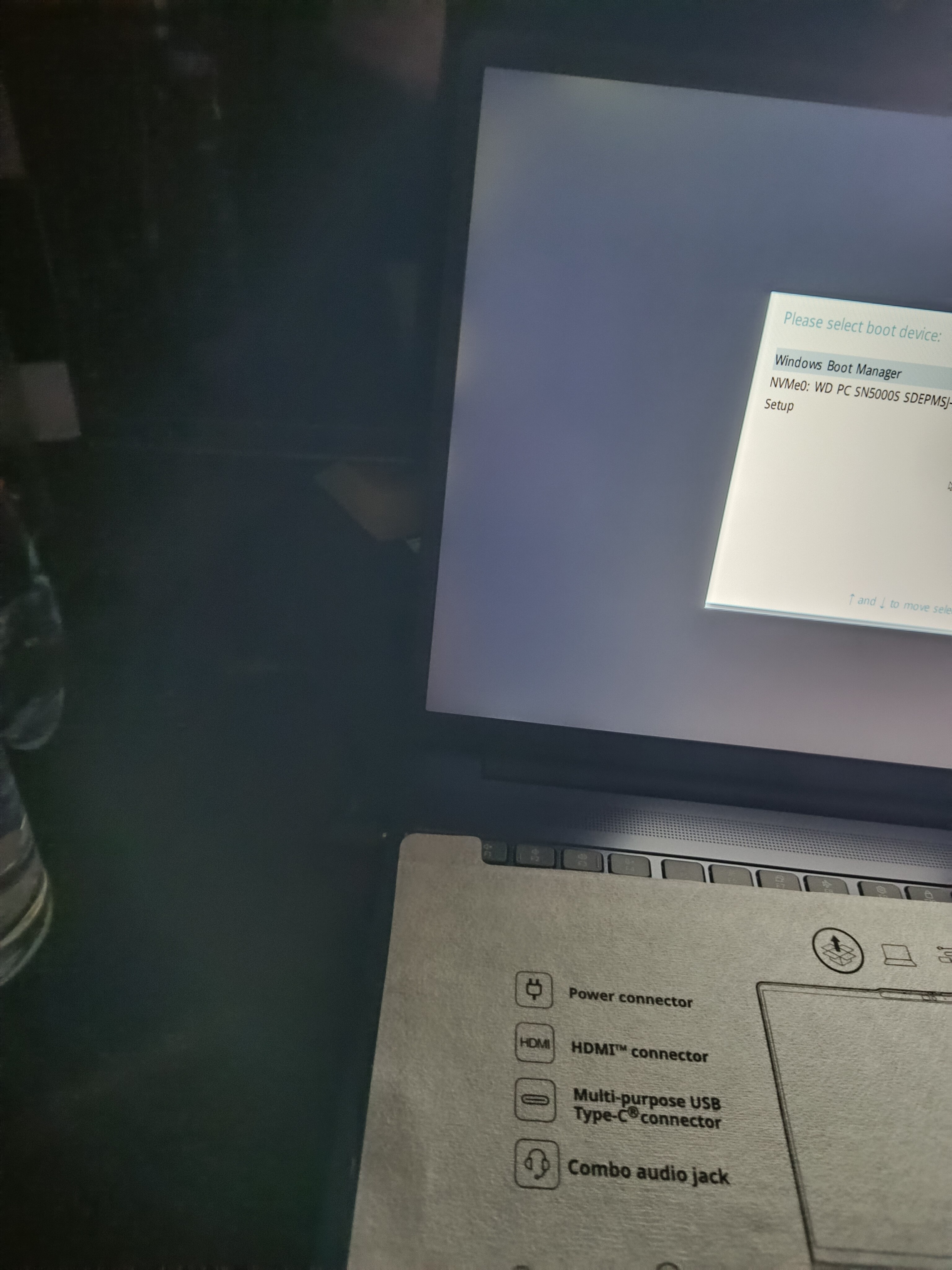 Laptop Lenovo IdeaPad Slim 3 15AHP10 cu procesor AMD Ryzen™ 7 8840HS pana la 5.1GHz, 15.3" WUXGA, IPS, 16GB DDR5 RAM, 1TB SSD, AMD Radeon™ 780M Graphics, No OS, Luna Grey