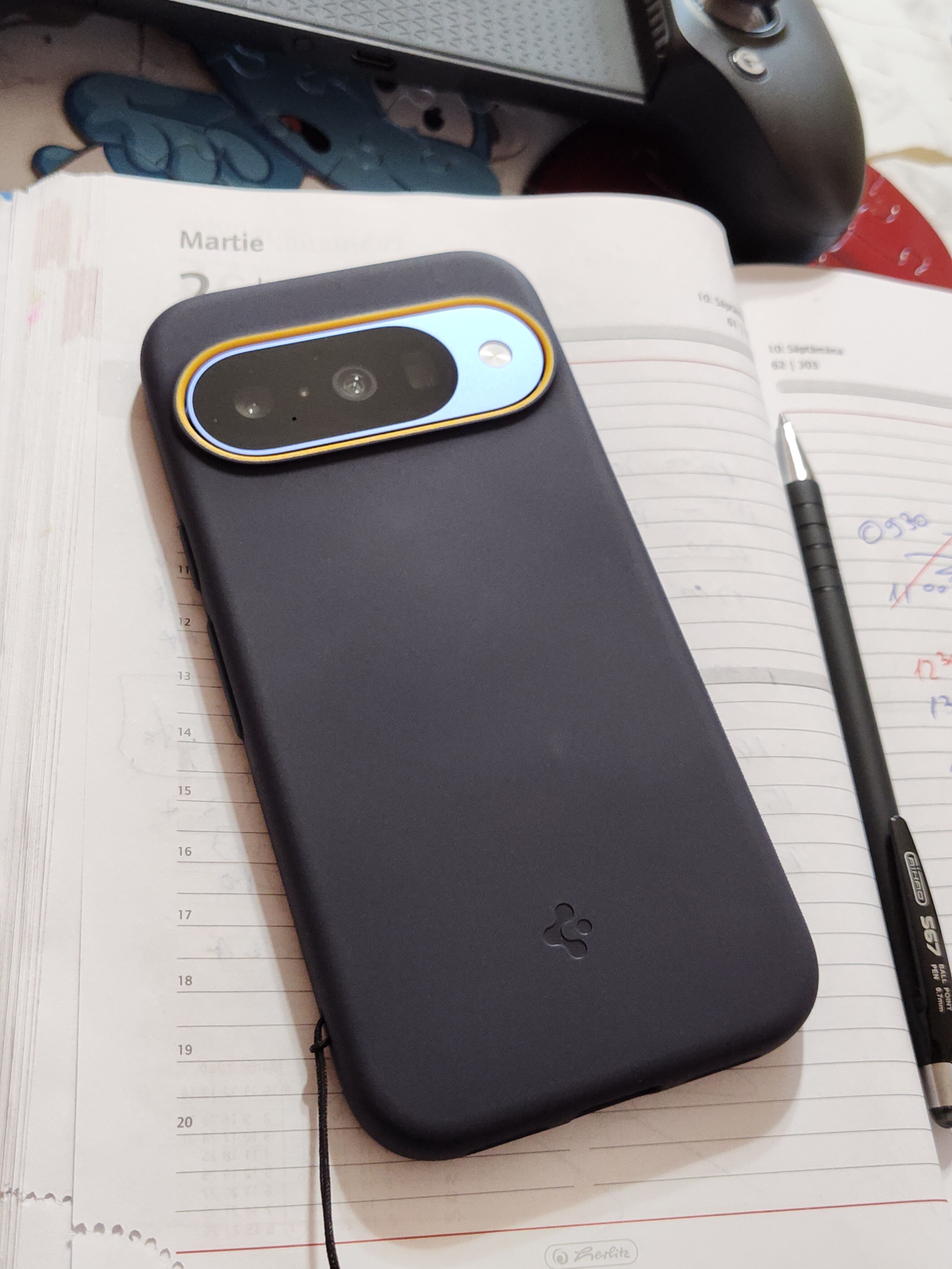 Carcasa Spigen Nano Pop cu MagSafe compatibila cu Google Pixel 10/10 Pro, Blueberry Navy