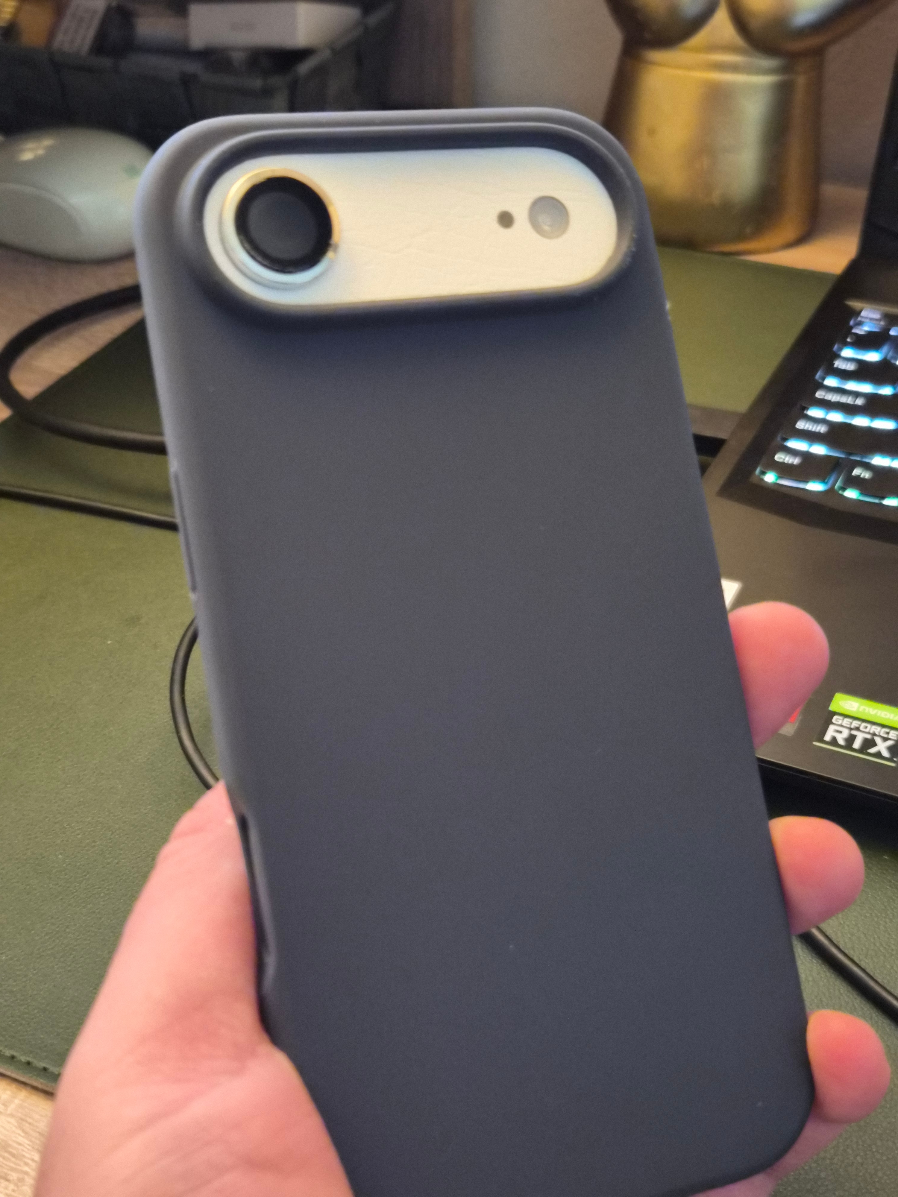 Husa CASEY STUDIOS™ pentru Apple iPhone 17 Air, Soft Silicone Premium, Microfibra in Interior, de Protectie, Ultra Slim, pentru Incarcare Wireless, Margini Ridicate pentru Protectia Ecranului si a Camerelor, Gri inchis