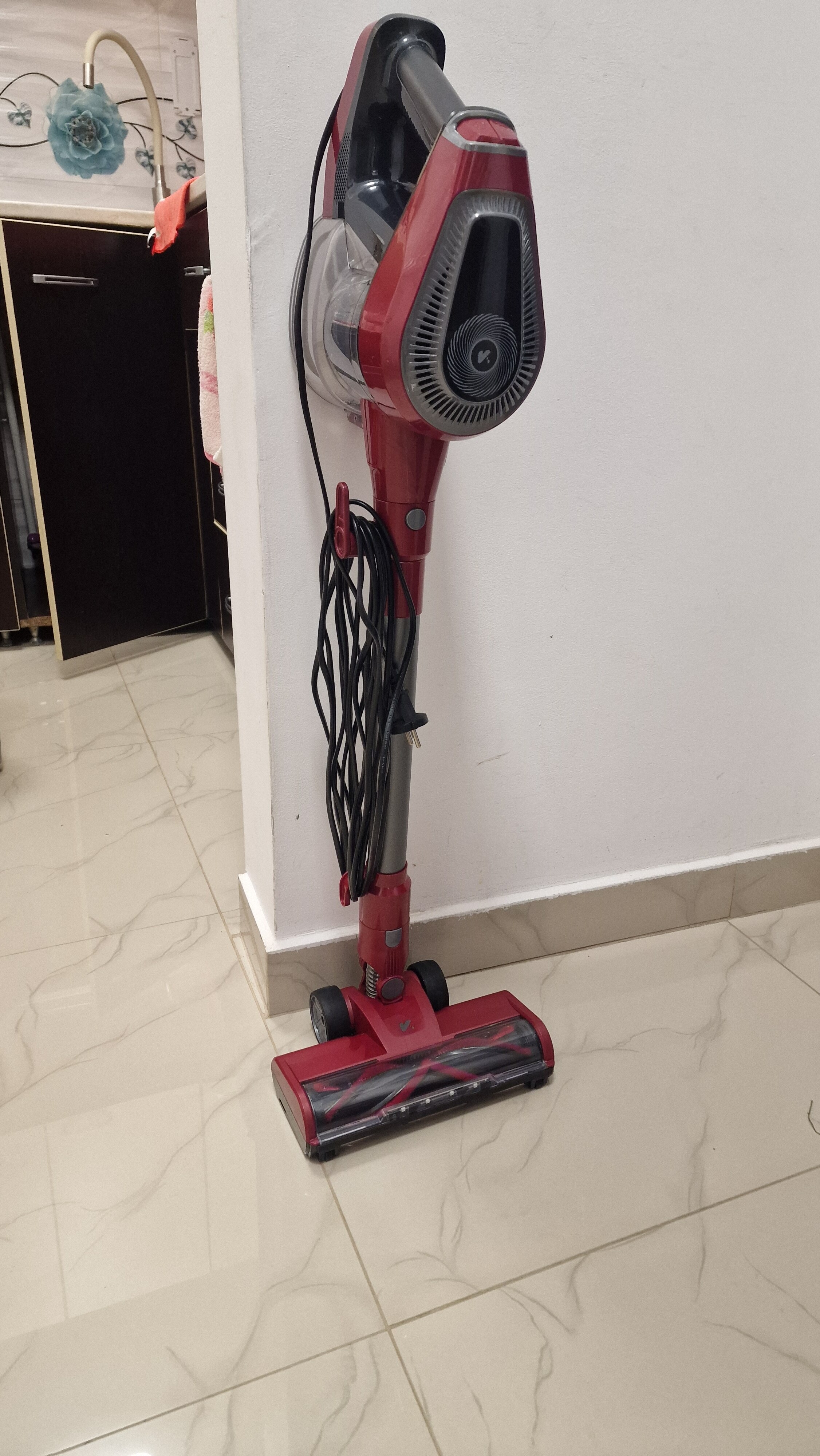 Aspirator Vactidy C8 cu cablu de 7 m/ 60 kPa/ 600 W/ filtrare in 6 trepte/ 4 in 1/ rezervor de praf de 1,5 l/ tehnologie GreenEye