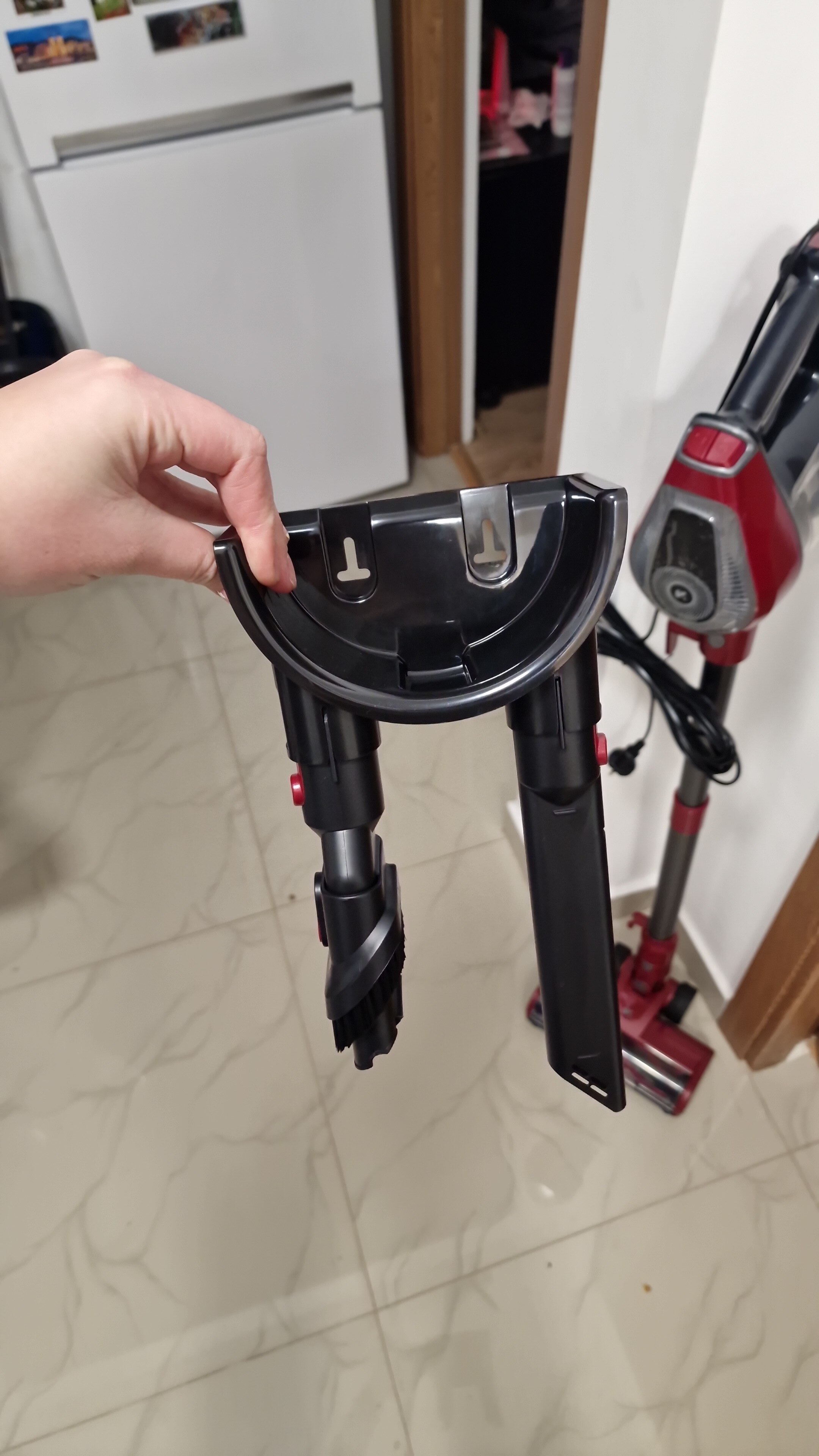 Aspirator Vactidy C8 cu cablu de 7 m/ 60 kPa/ 600 W/ filtrare in 6 trepte/ 4 in 1/ rezervor de praf de 1,5 l/ tehnologie GreenEye