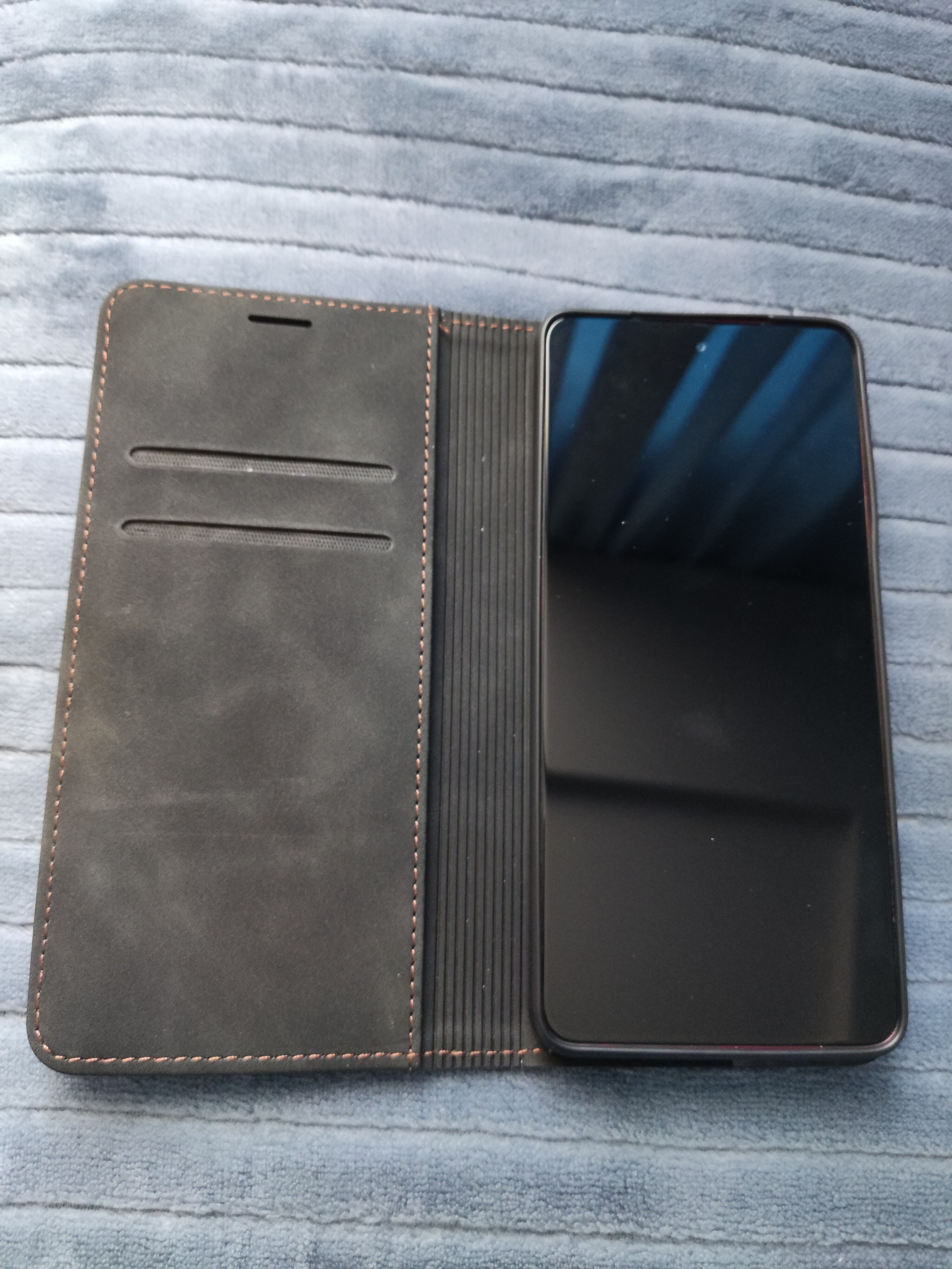 Husa pentru Motorola Moto G86, SKYDDAR INNOVATION, HaloFrost MagSafe II, Antisoc, set cu sticker, Negru