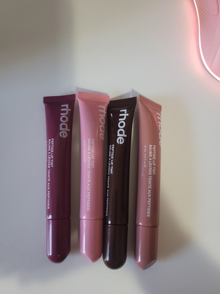 Luciu de buze Rhode by Hailey Bieber The Peptide Lip Un set de 4