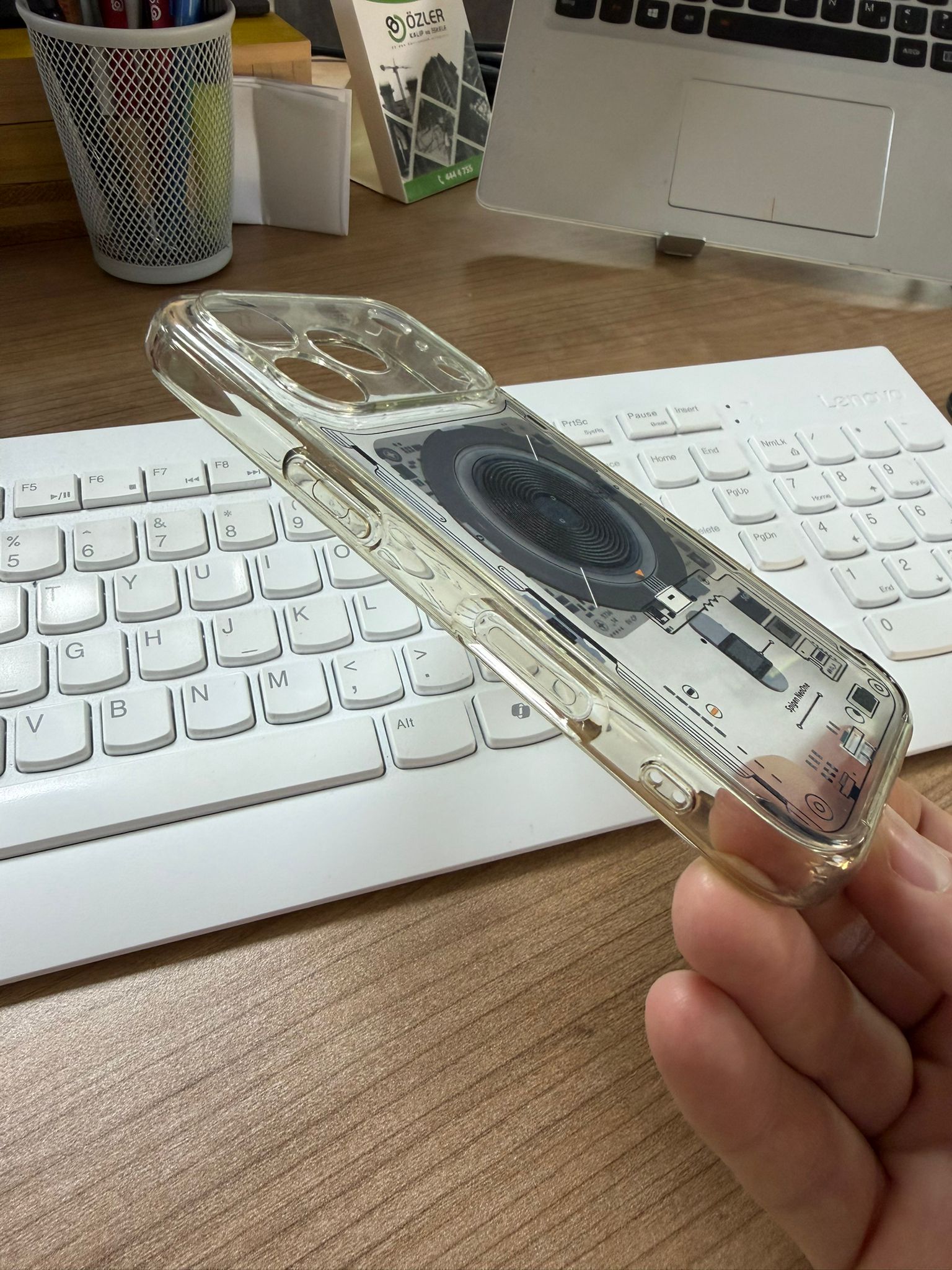 Carcasa Spigen Ultra Hybrid Zero One cu MagSafe compatibila cu iPhone 17 Pro, Graphics