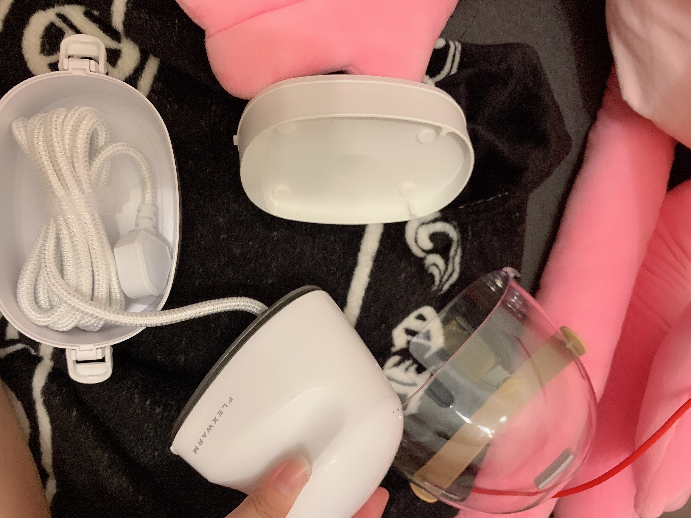 Fier de Calcat cu Abur Nano|4 moduri de calcare (2 uscate + 2 cu abur);Functie cu ioni negativi;Oprire automata de siguranta;Talpa curbata;Calcare orizontala si verticala;cu priza de calatorie