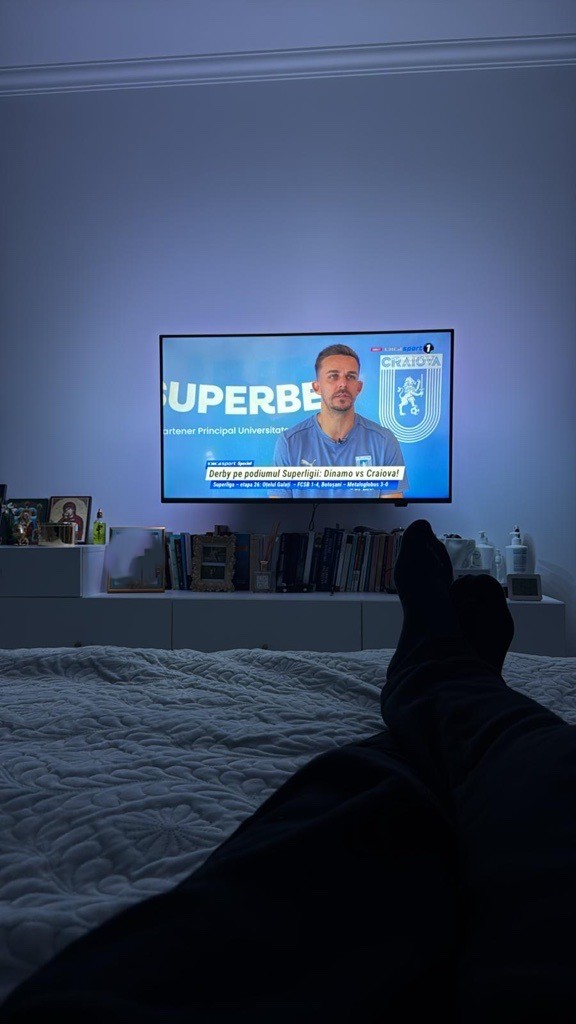 Televizor Philips AMBILIGHT tv QLED 50PUS9010, 126 cm, Smart TV, 4K Ultra HD, 100 Hz, Clasa F (Model 2025)