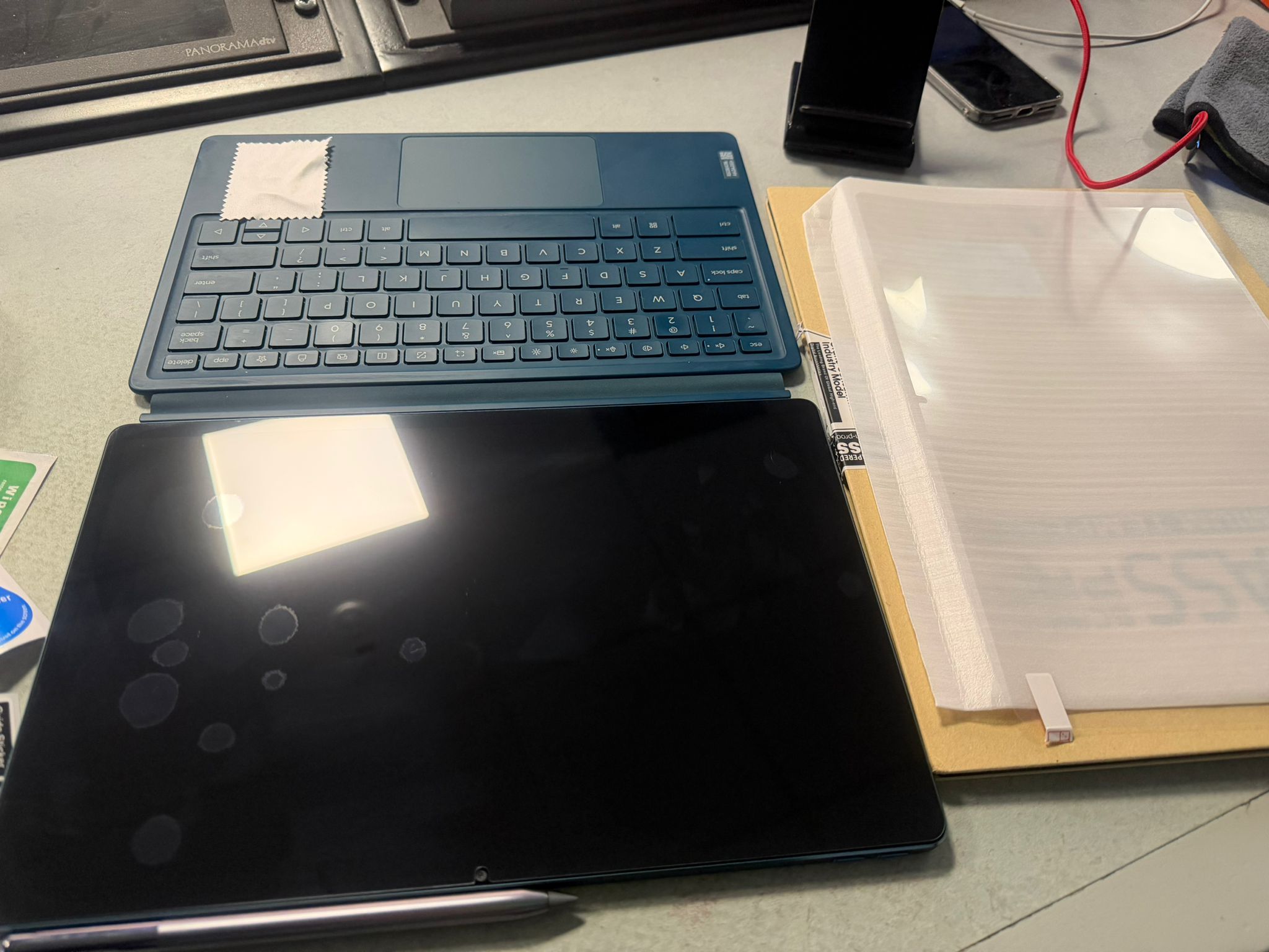 Husa tableta, DDOLI, pentru Lenovo Yoga Tab Plus 12.7 inch, inchidere magnetica, rosu