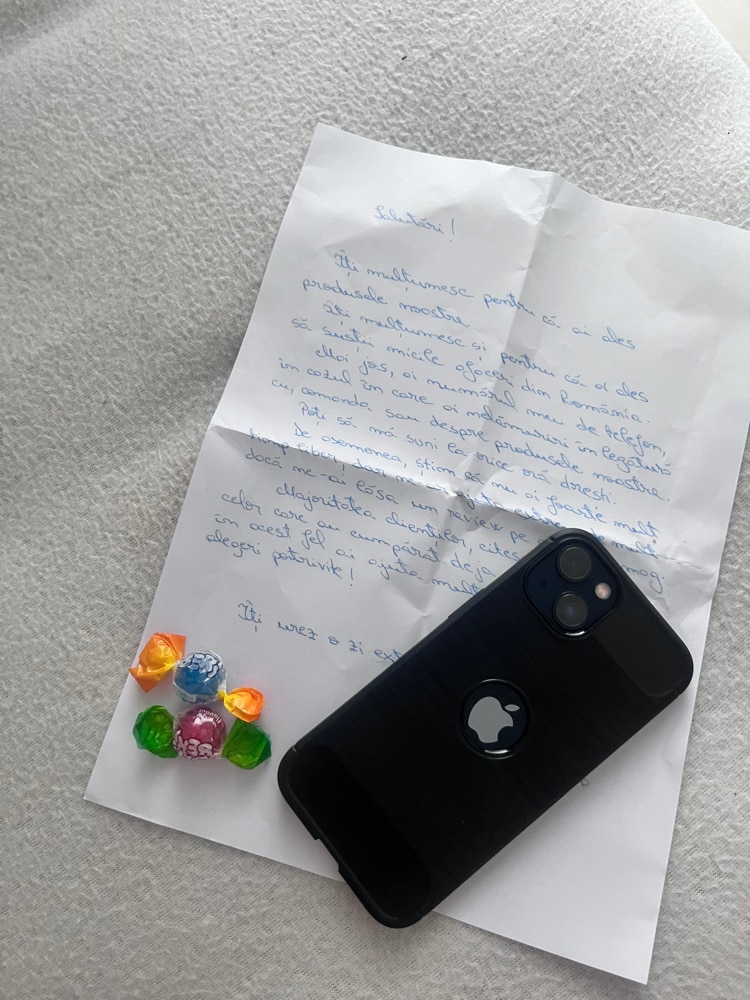 Husa protectie Mat-Tech compatibila cu iPhone 13, Protectie camera, Colturi anti-drop, Decupaje Precise, Rezistenta la impact, Margini ridicate pentru protectia ecranului, Transparenta