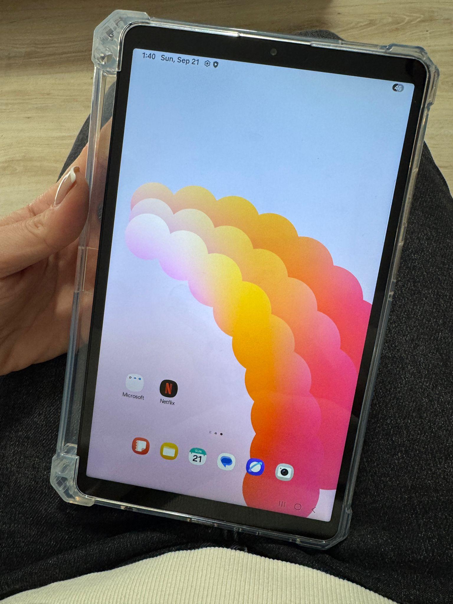 Husa de protectie Telefonultau, pentru Samsung Galaxy Tab A11, silicon transparent antishock, suport integrat, 8.7 inch