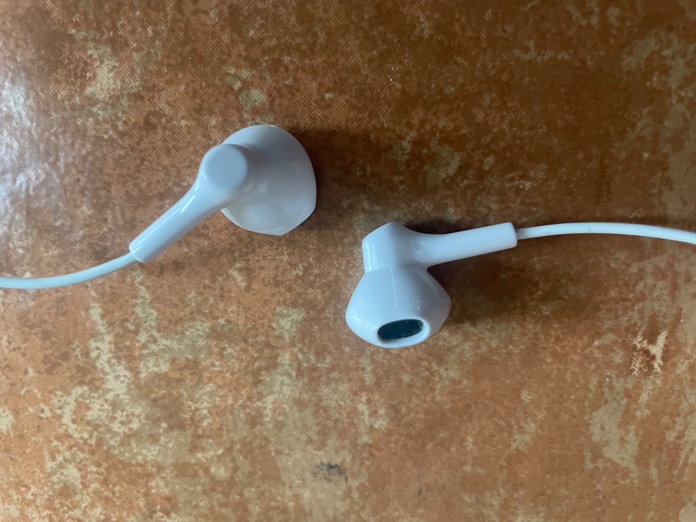Casti cu Fir In-Ear cu Conector USB-C/Type-C, Telecomanda pe Fir pentru Control Volum/Muzica/Apeluri, Microfon Integrat, Sunet Stereo Digital, Compatibile cu Samsung, Xiaomi, Huawei, iPad Pro, Alb