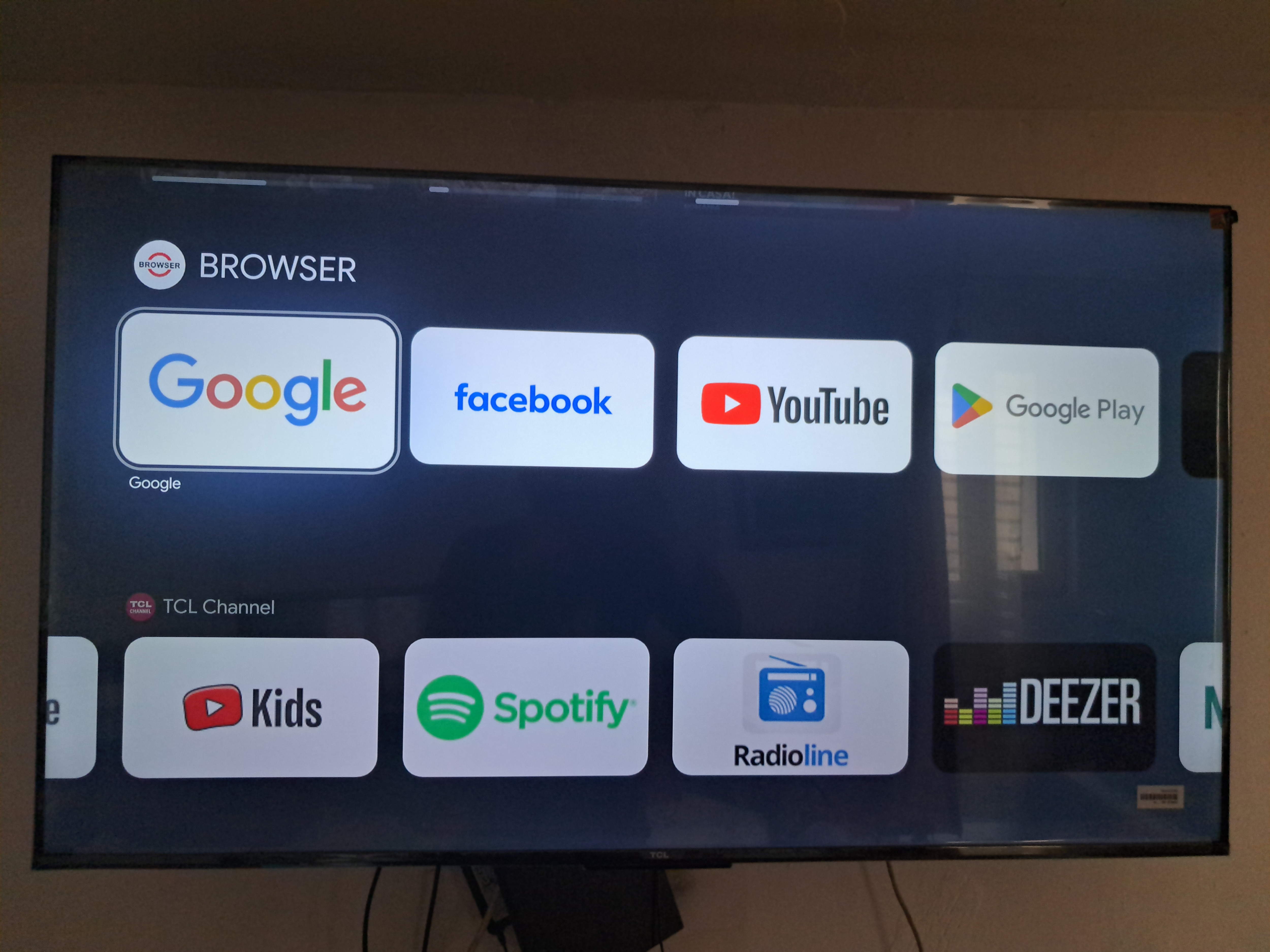 Televizor TCL 75P69K 190.5cm 75Inch 4K Ultra HD Smart Wi-Fi Negru