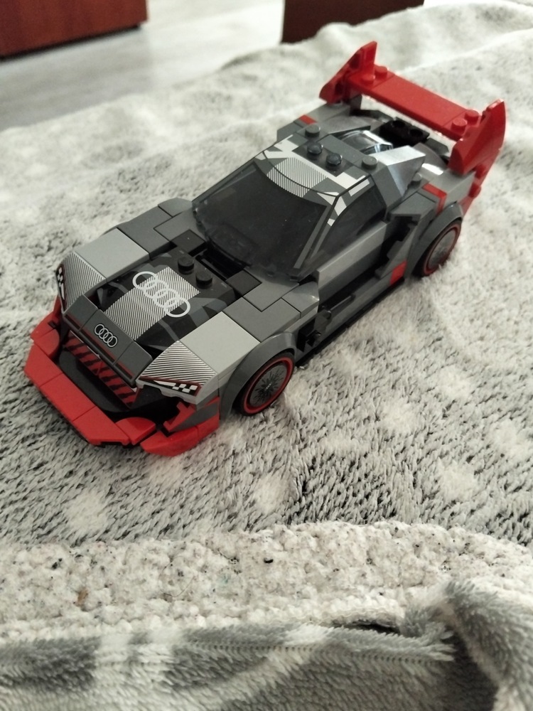 LEGO® Speed Champions - Masina de curse Audi S1 E-Tron Quattro
