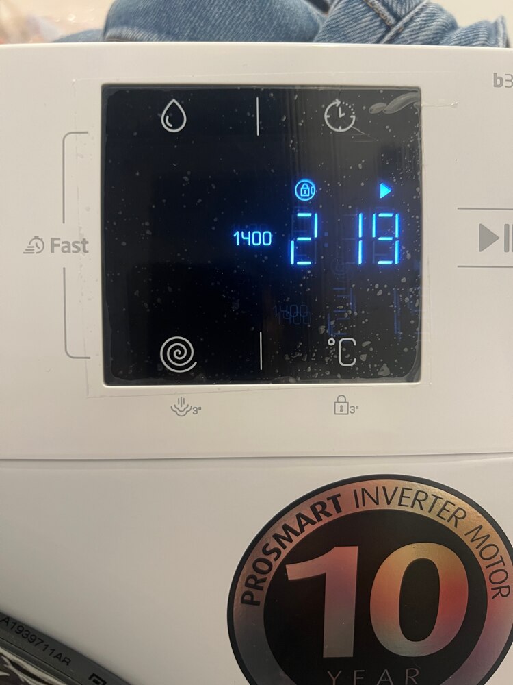 Masina de spalat rufe Beko BM3WFSU38413WB, 8 Kg, 1400 RPM, Clasa A, SteamCure, Recycled Tub, ProSmart Inverter Motor, AddXtra, WaterMode, ColdWash, Alb